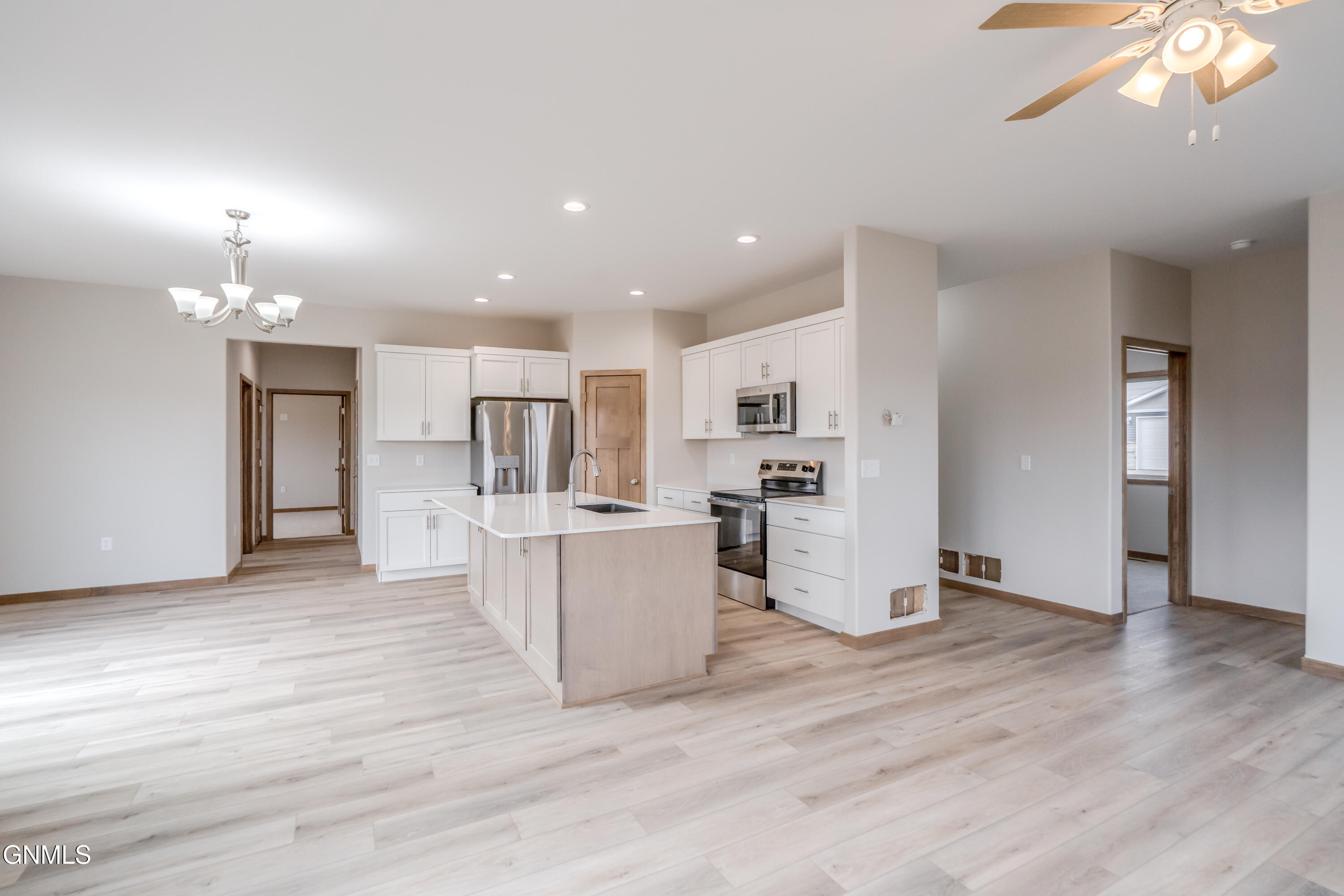 property viewer photo 16