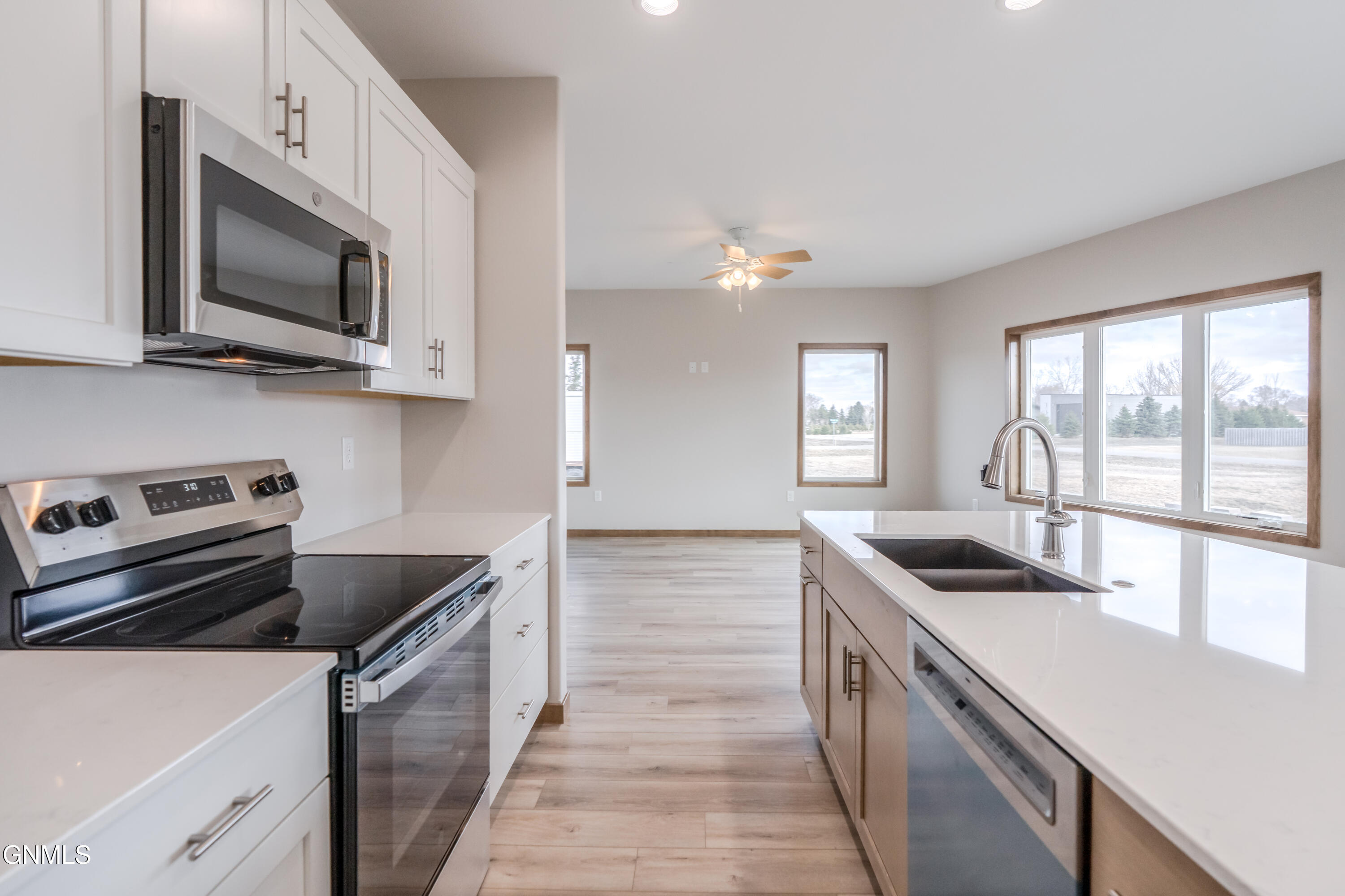 property viewer photo 19
