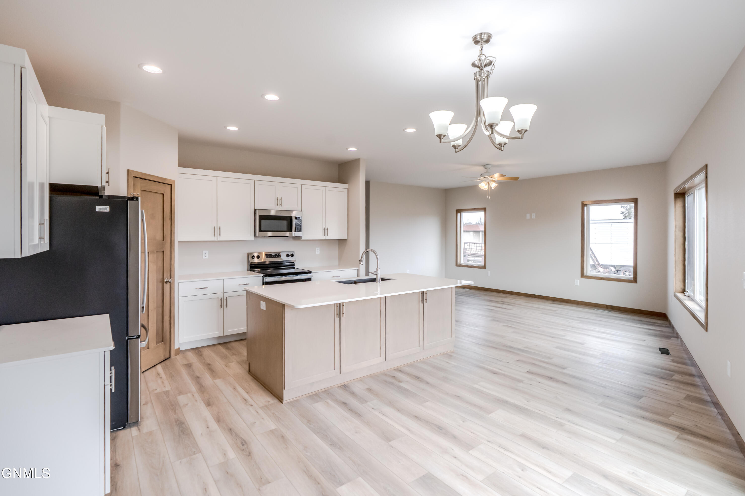 property viewer photo 24