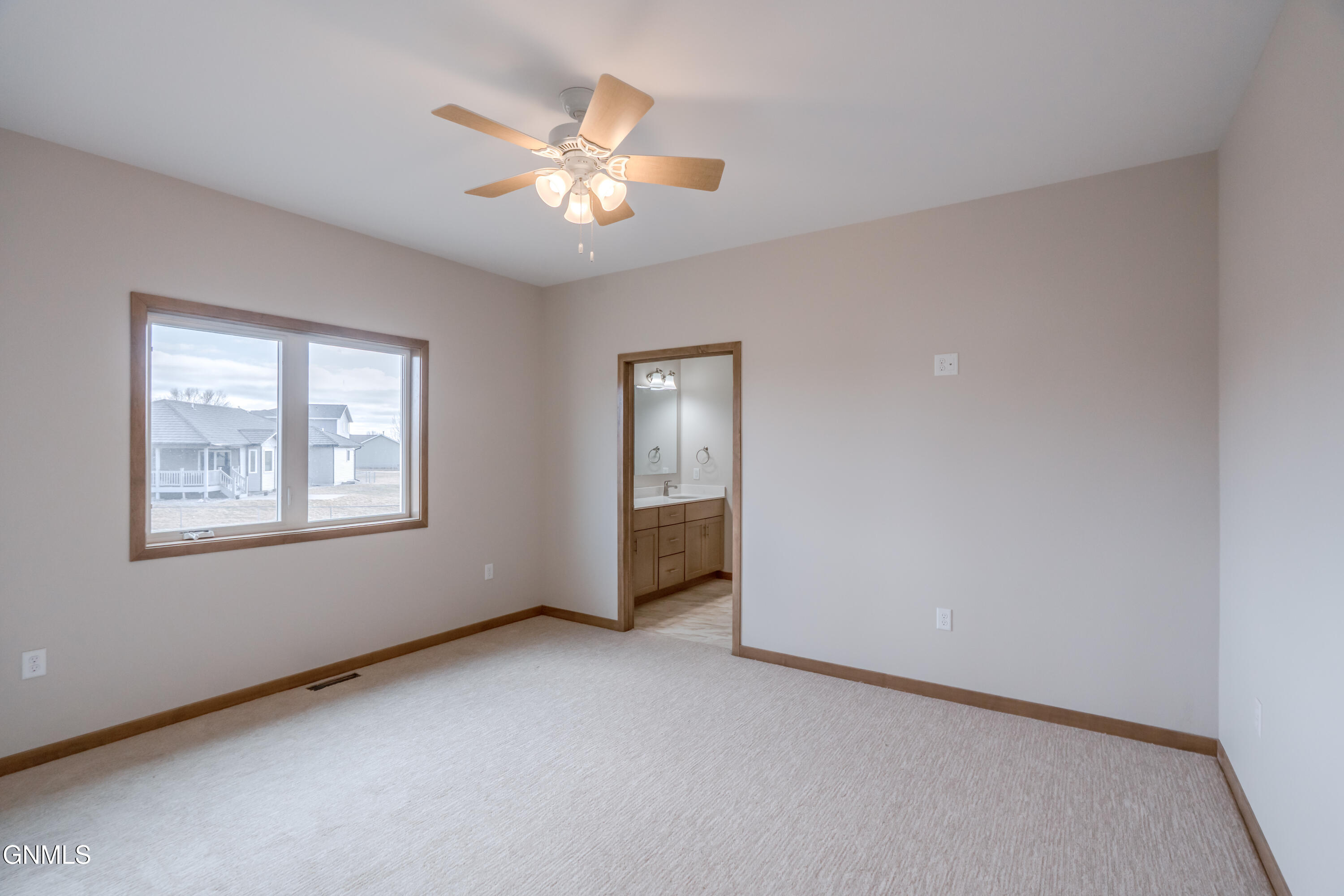 property viewer photo 27