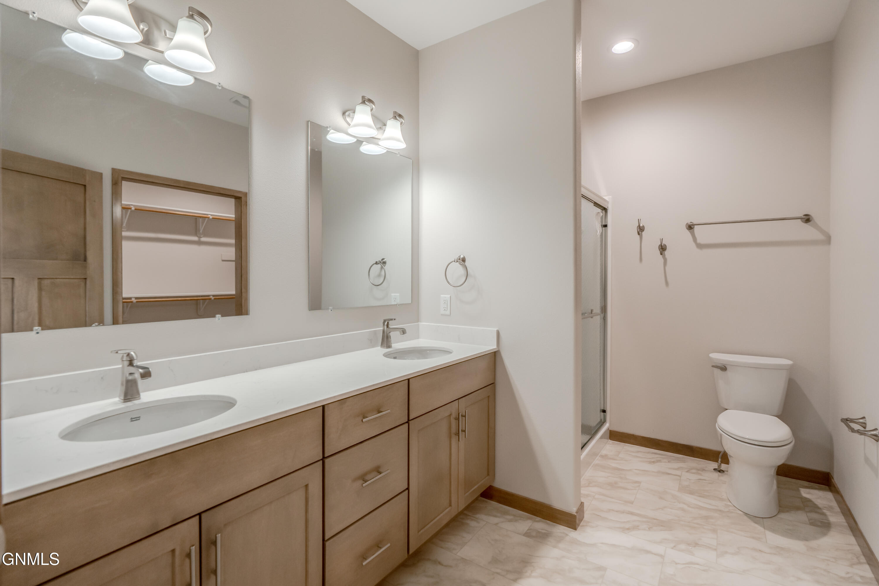 property viewer photo 30