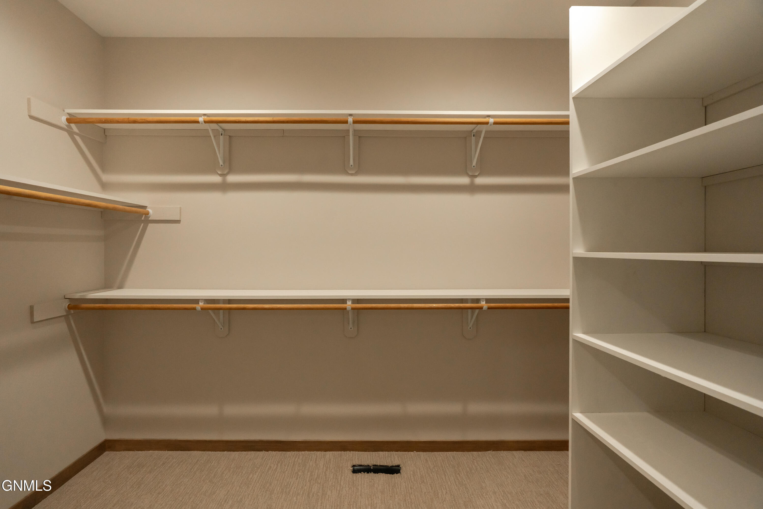 property viewer photo 36