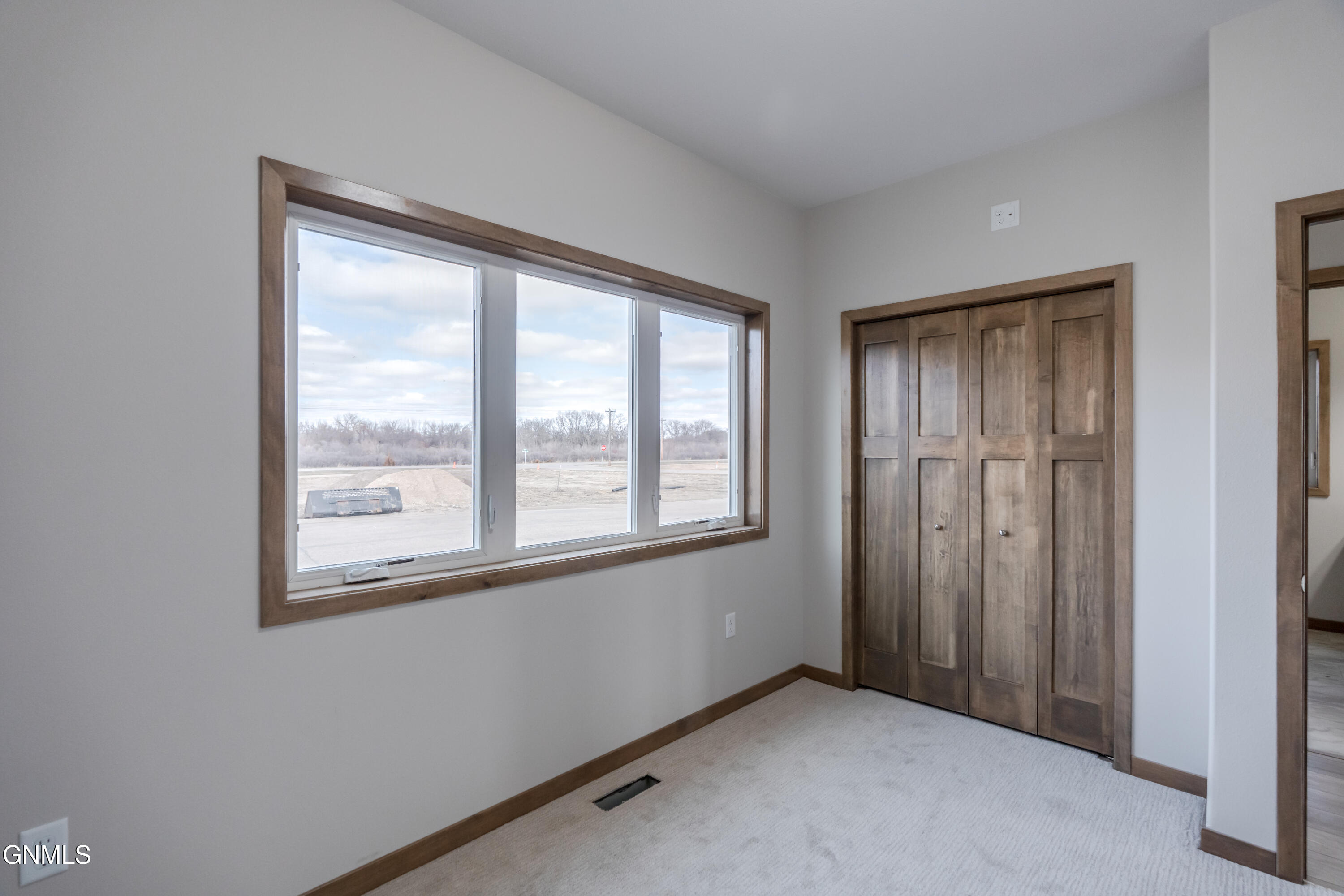 property viewer photo 44