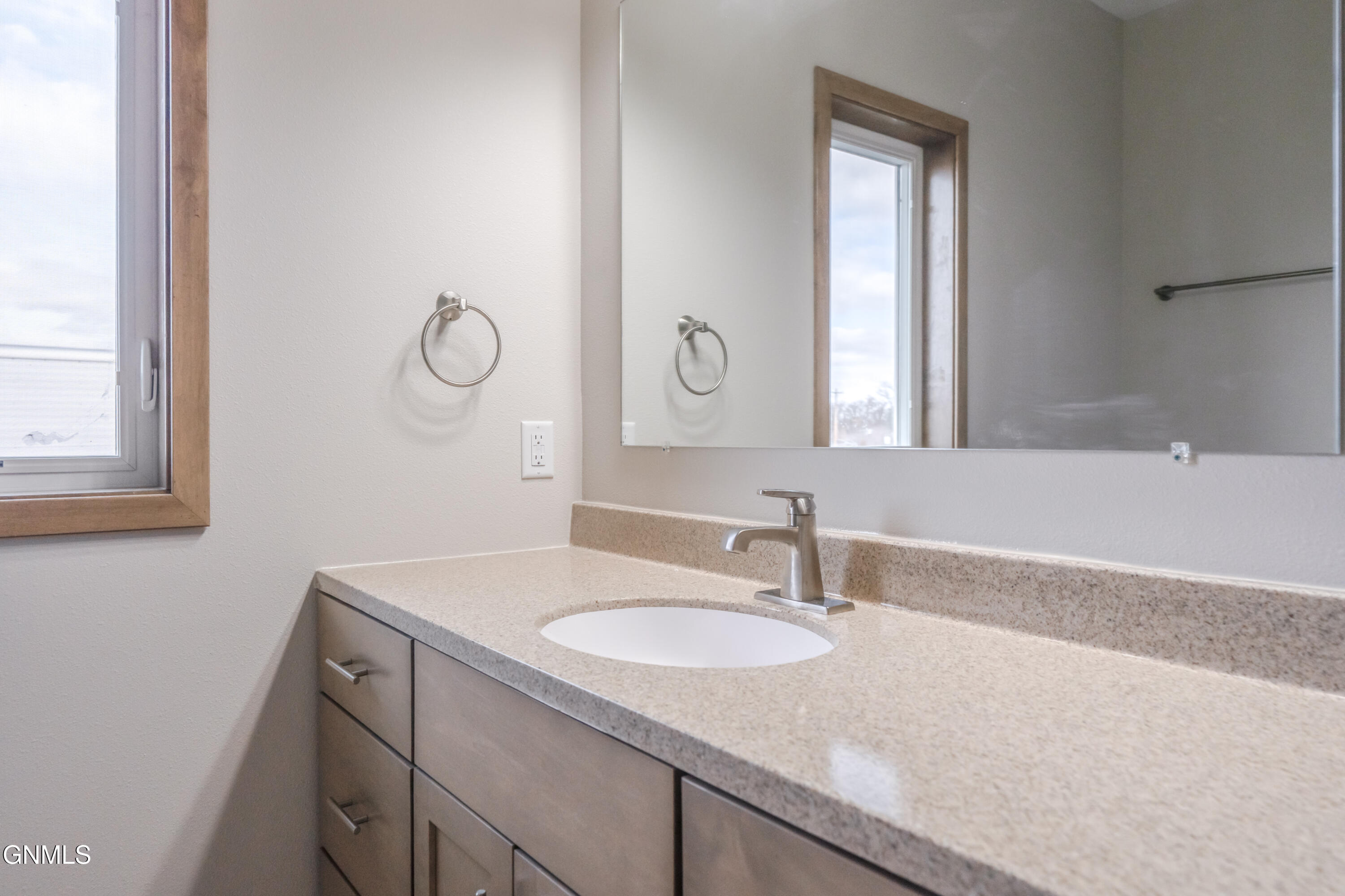 property viewer photo 48