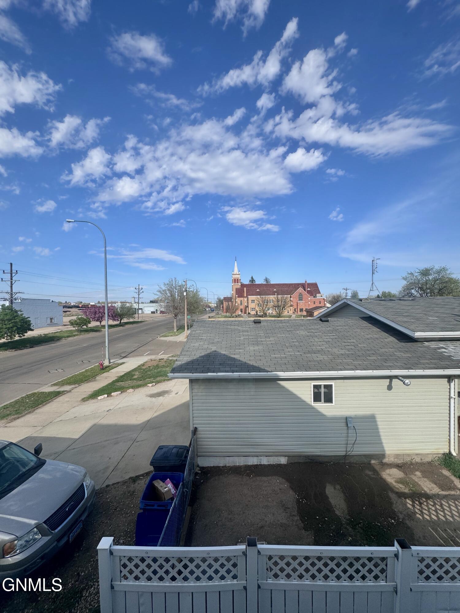 main property photo 34