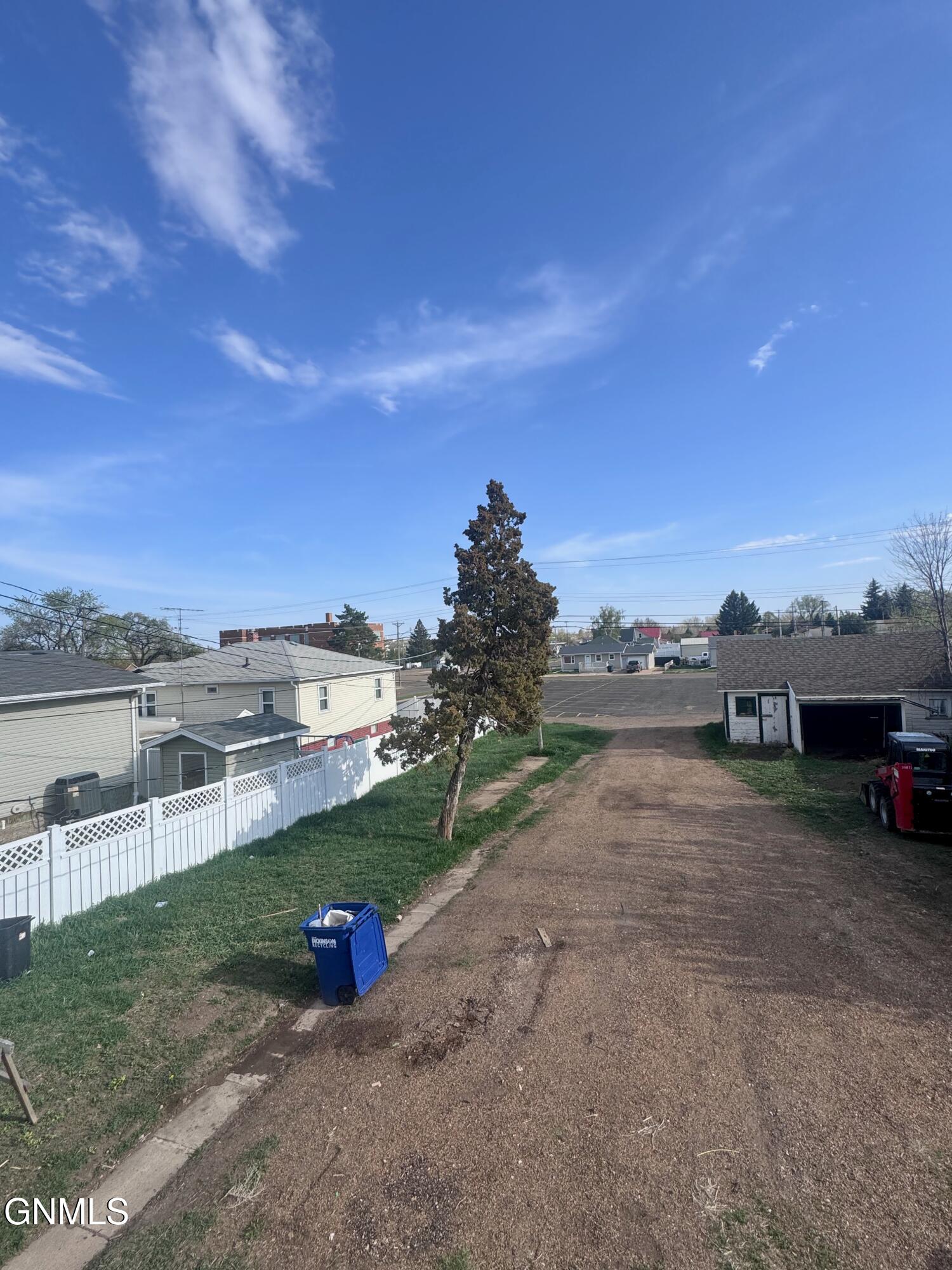 main property photo 41