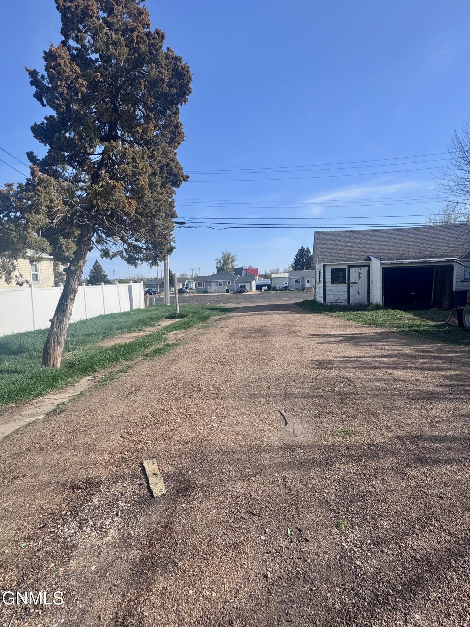 main property photo 42