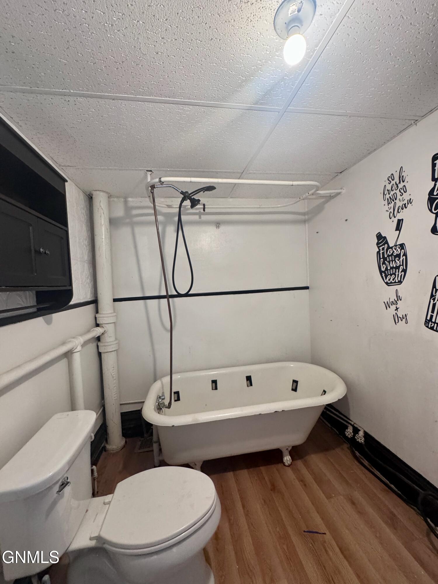 main property photo 9