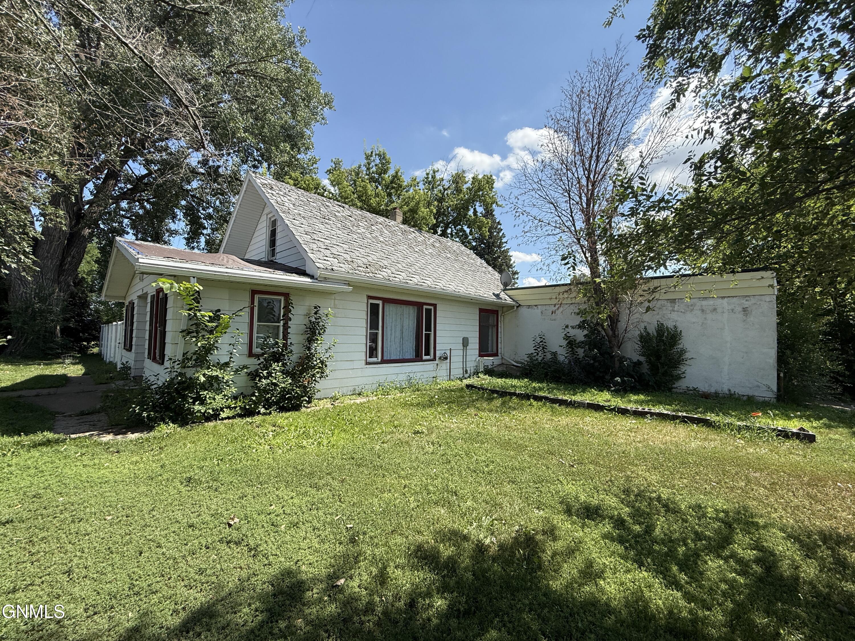 main property photo 14
