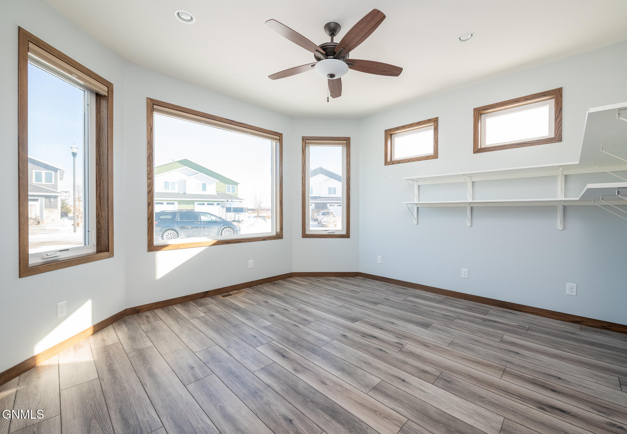 property viewer photo 15