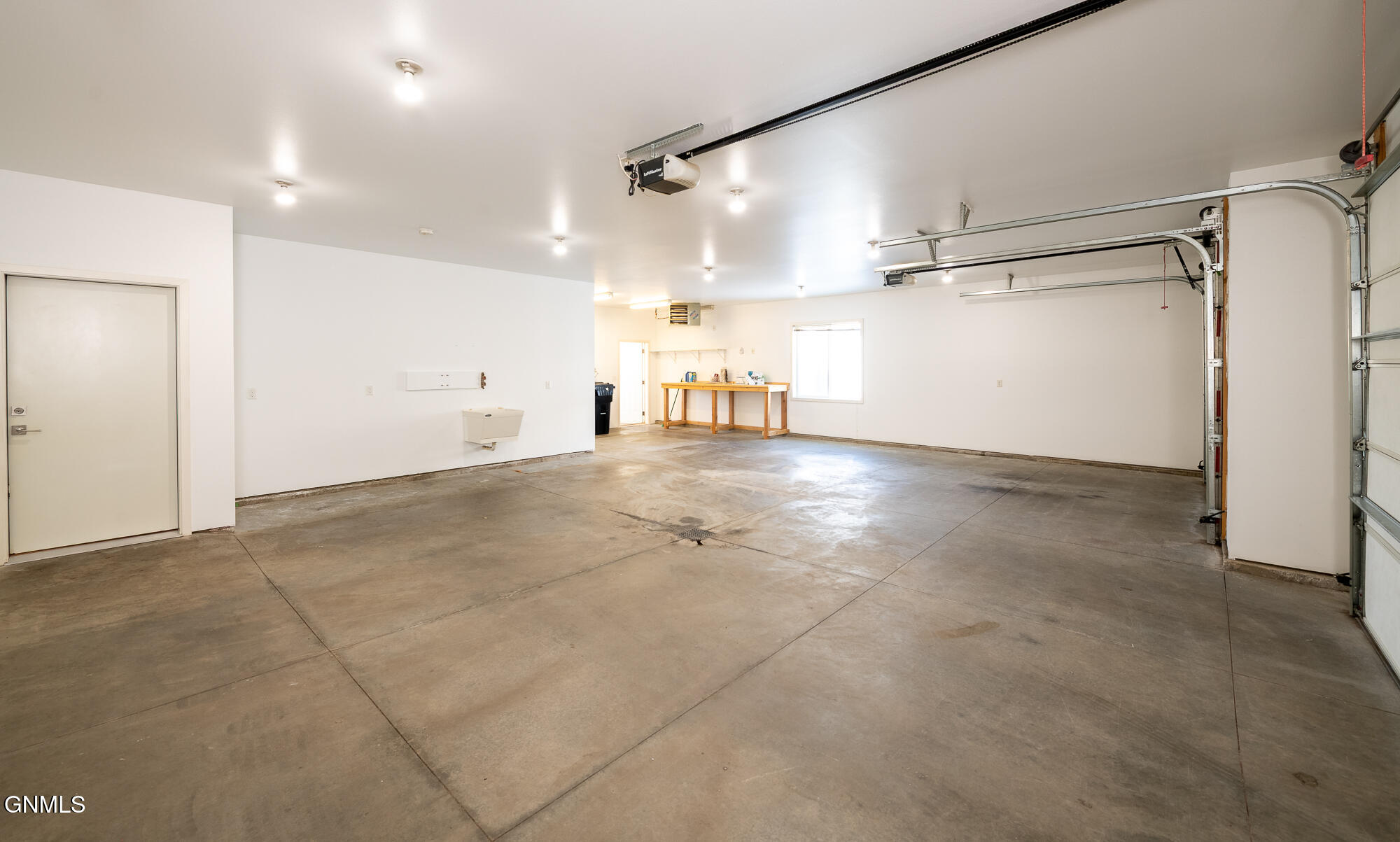 property viewer photo 18