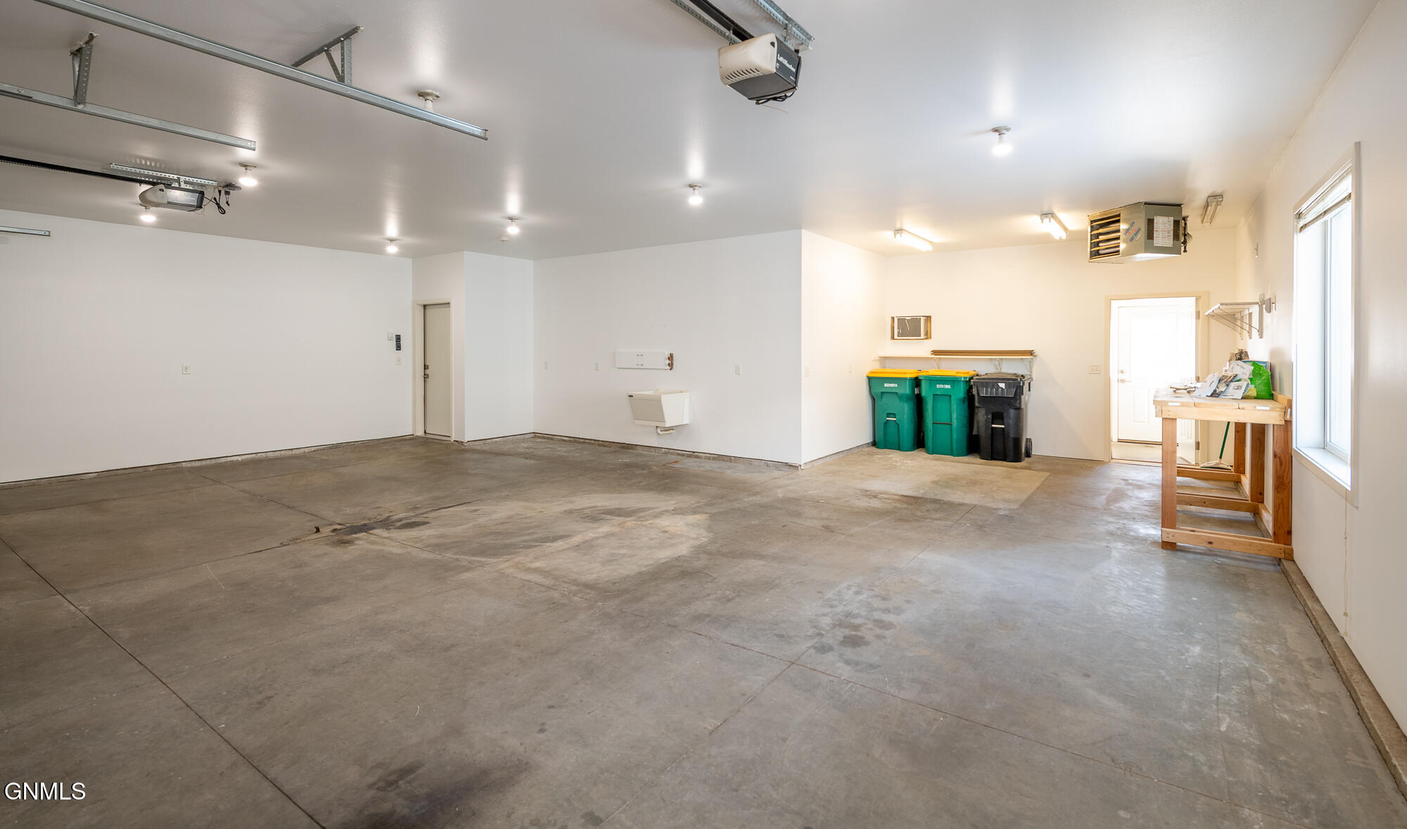 property viewer photo 19