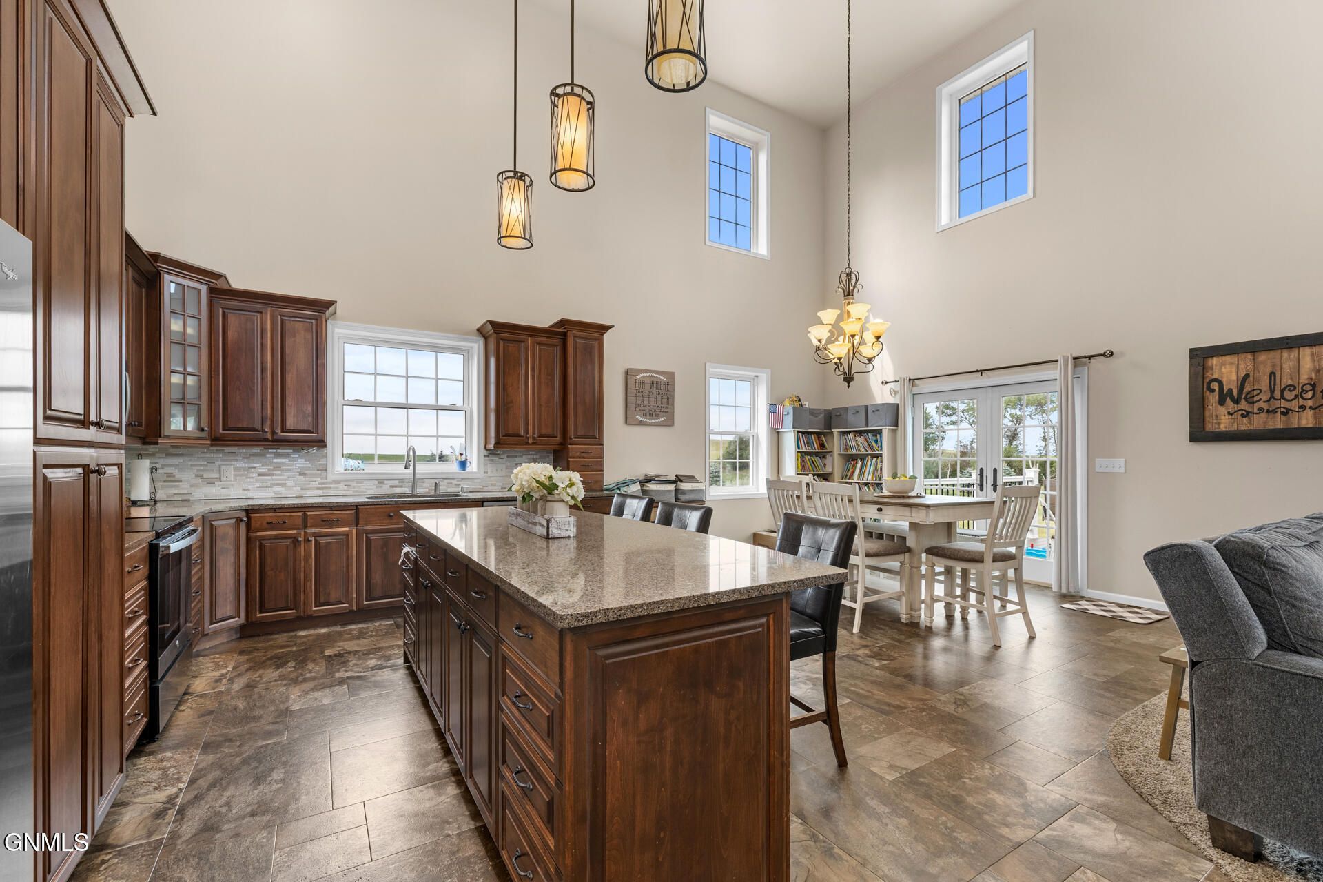 property viewer photo 16