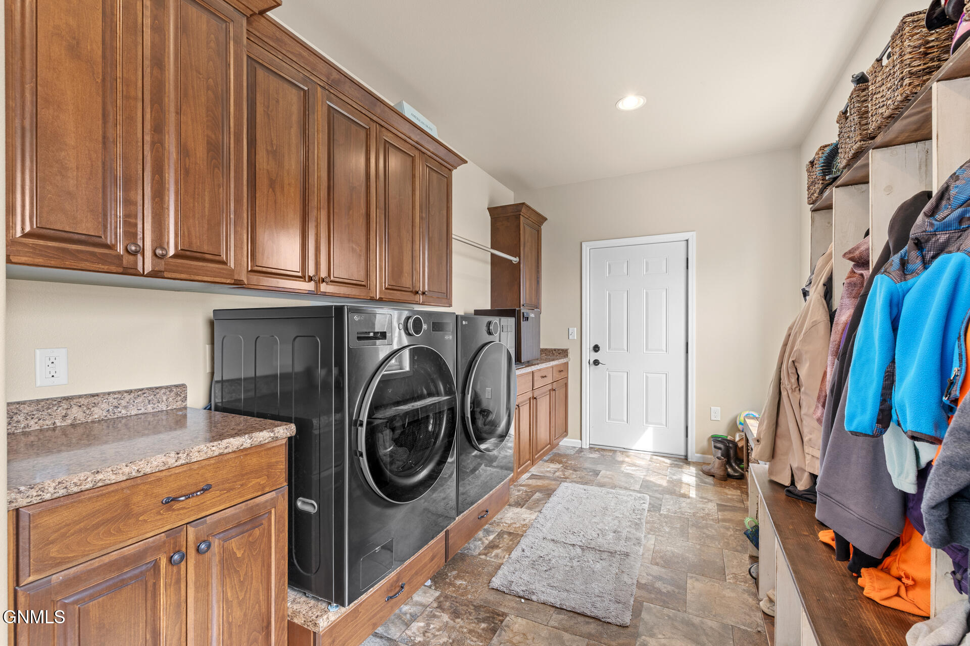 property viewer photo 26