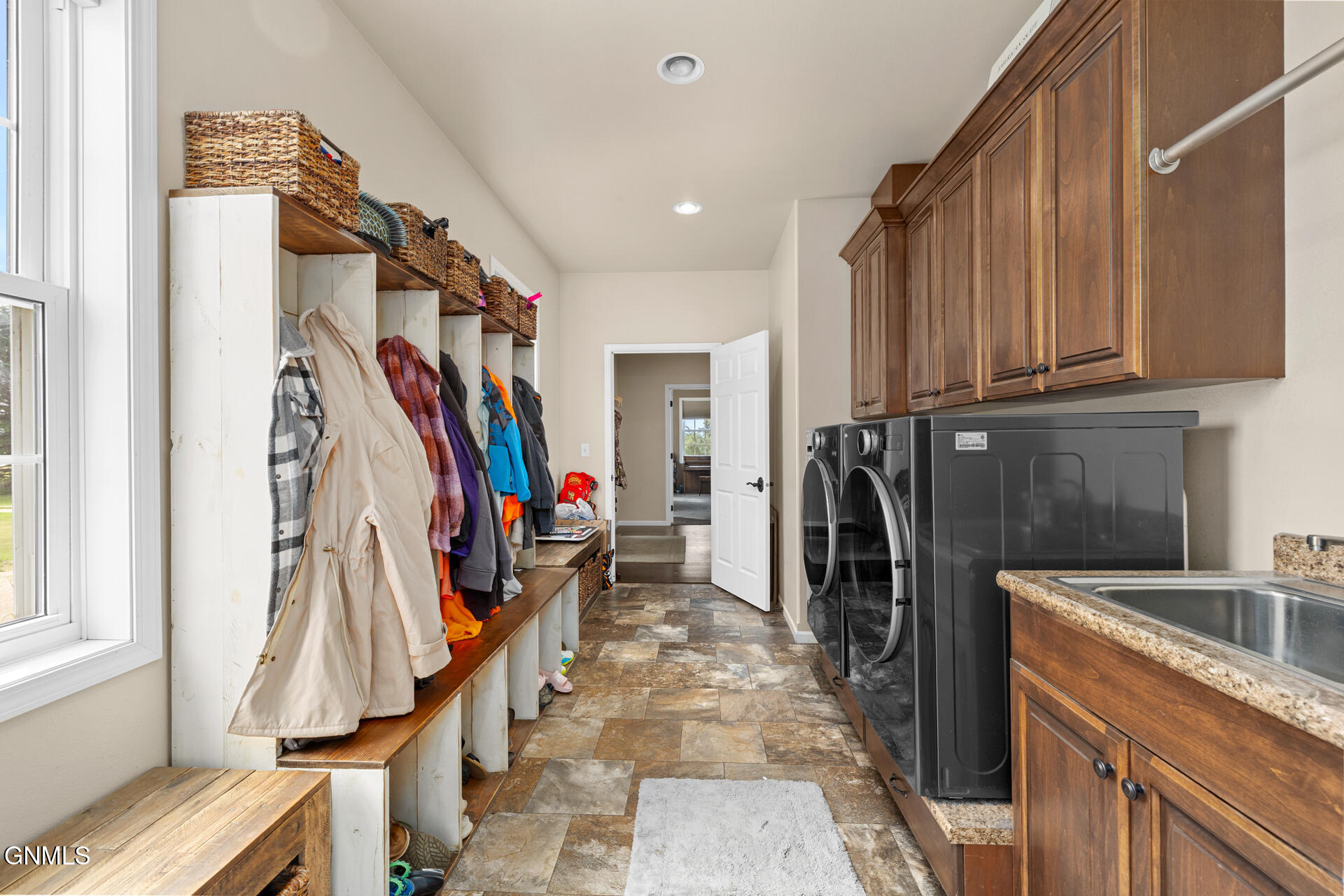 property viewer photo 27