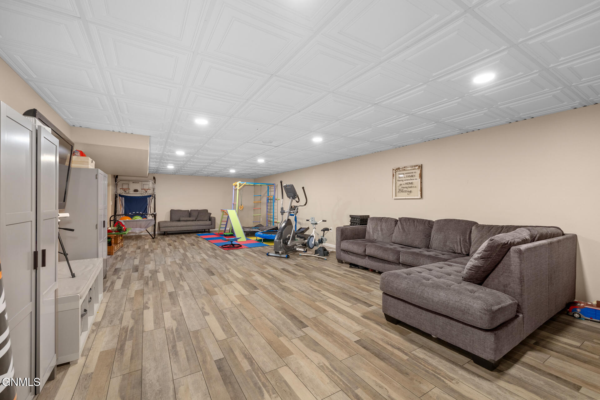property viewer photo 41