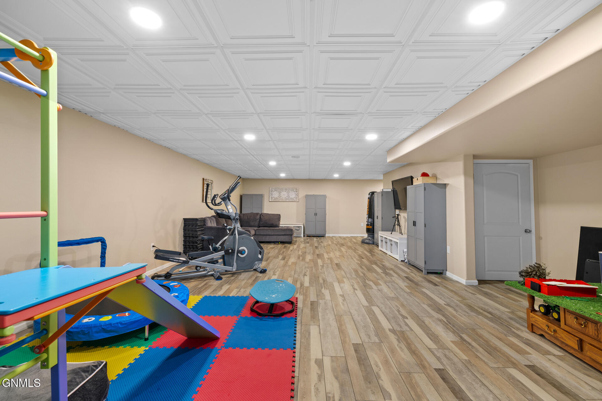 property viewer photo 42