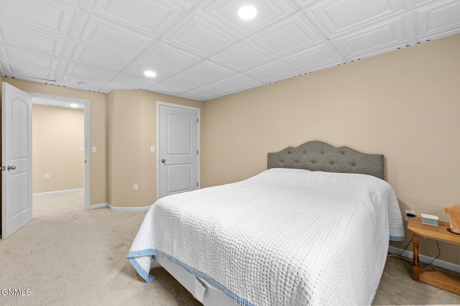 property viewer photo 44