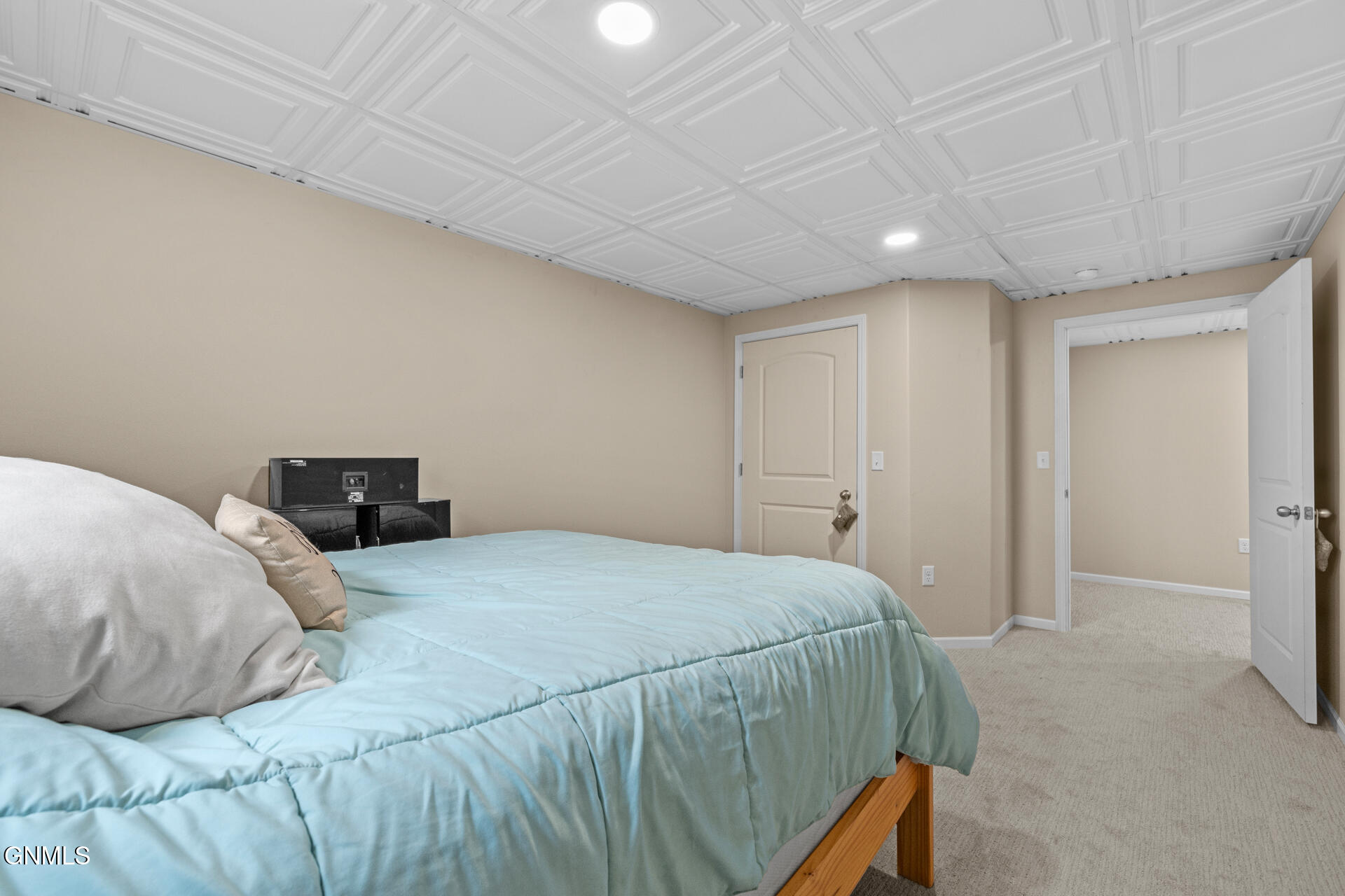 property viewer photo 47