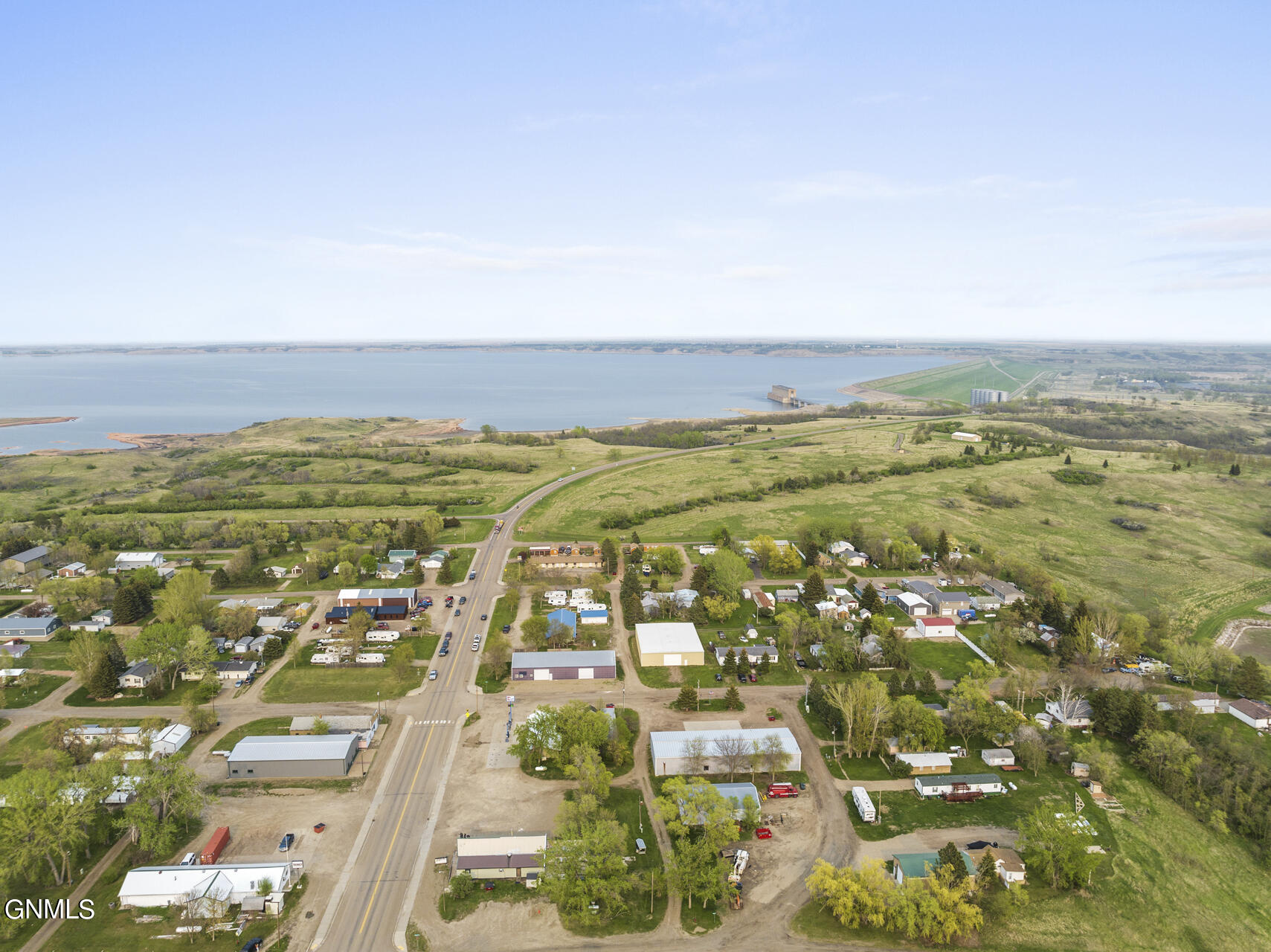 main property photo 37