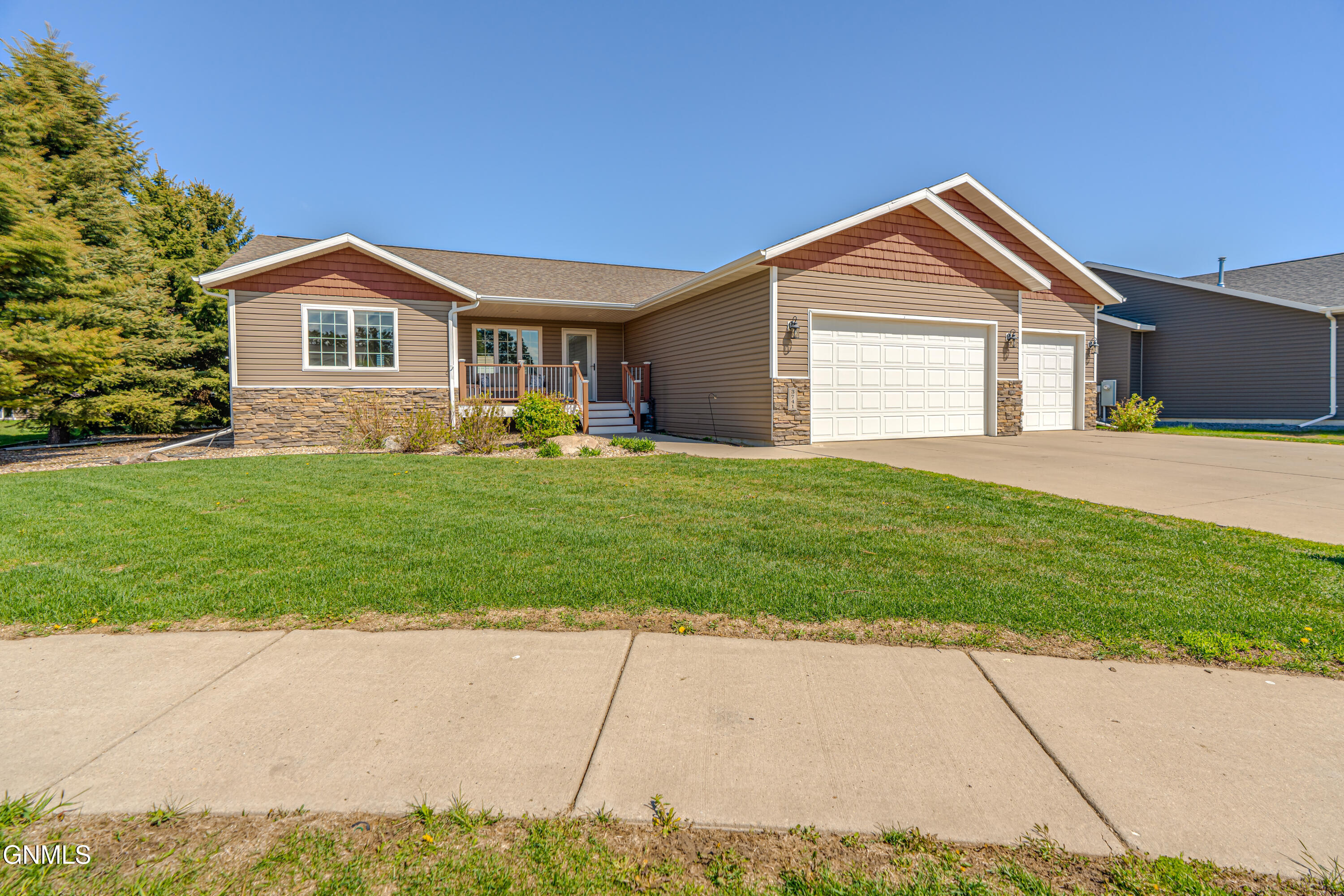 main property photo 45