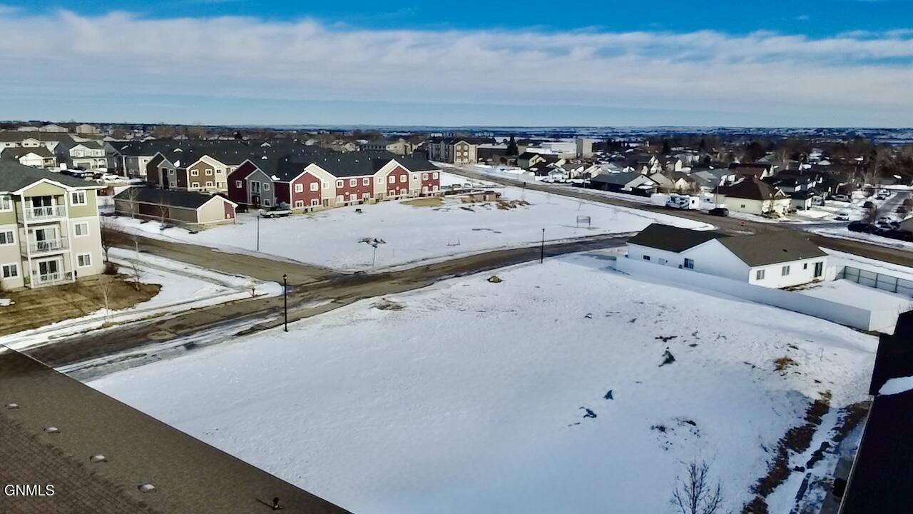 main property photo 9