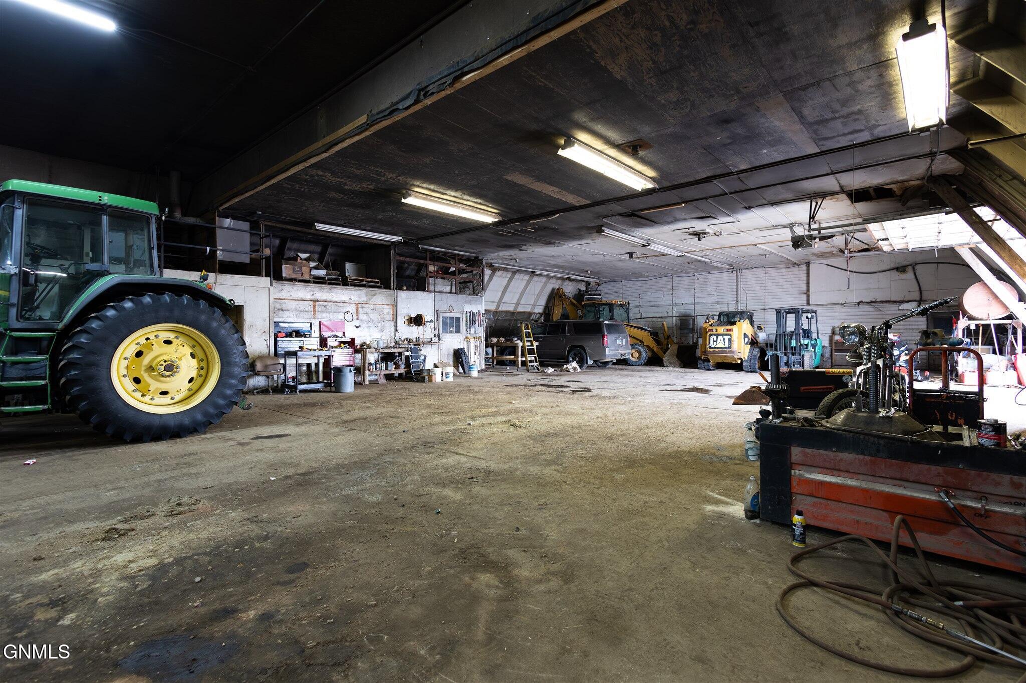 main property photo 17