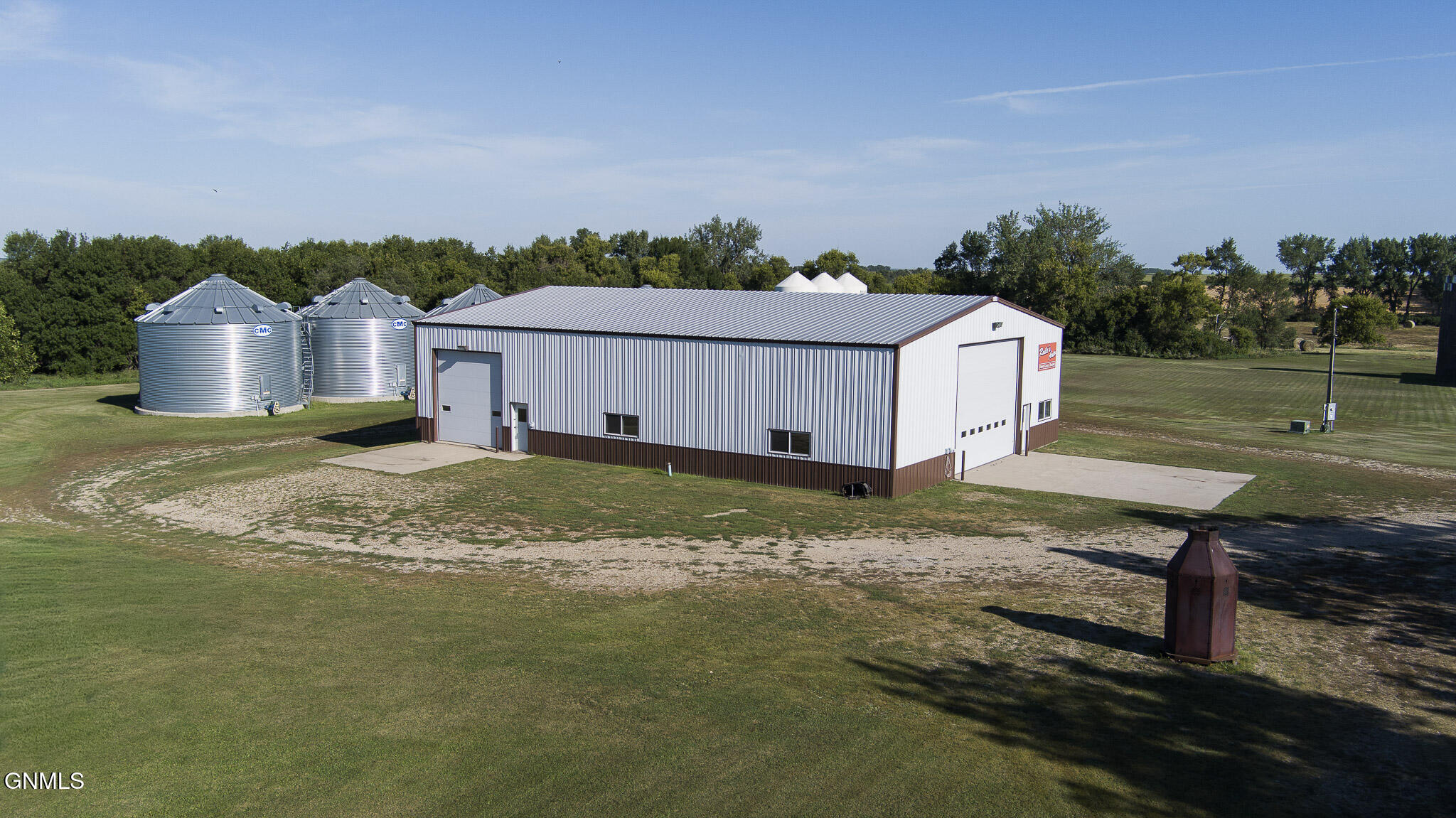 main property photo 43