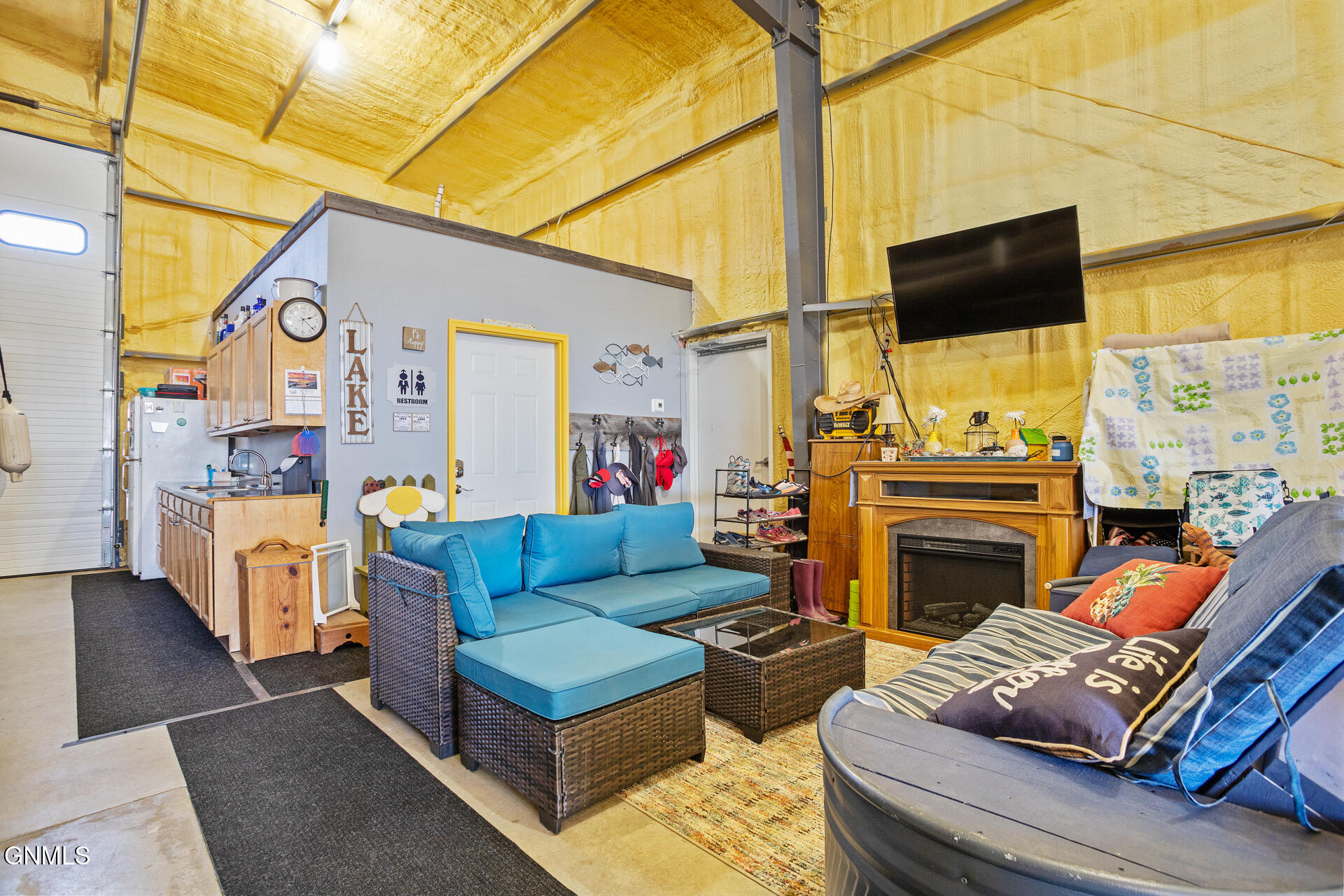 main property photo 25