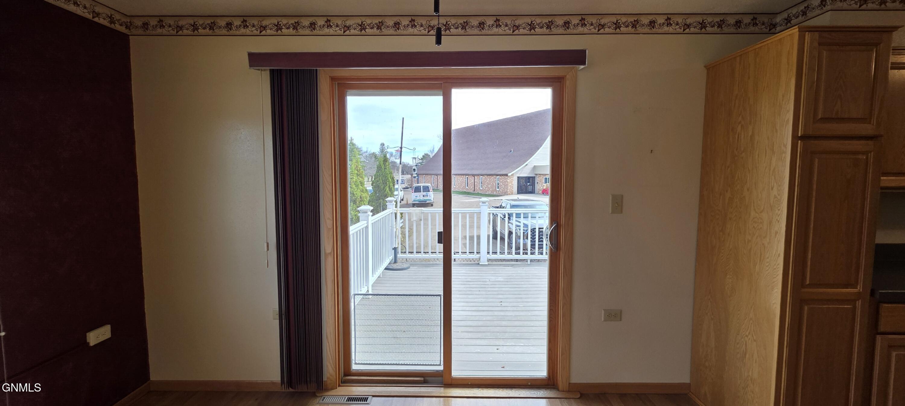 property viewer photo 12