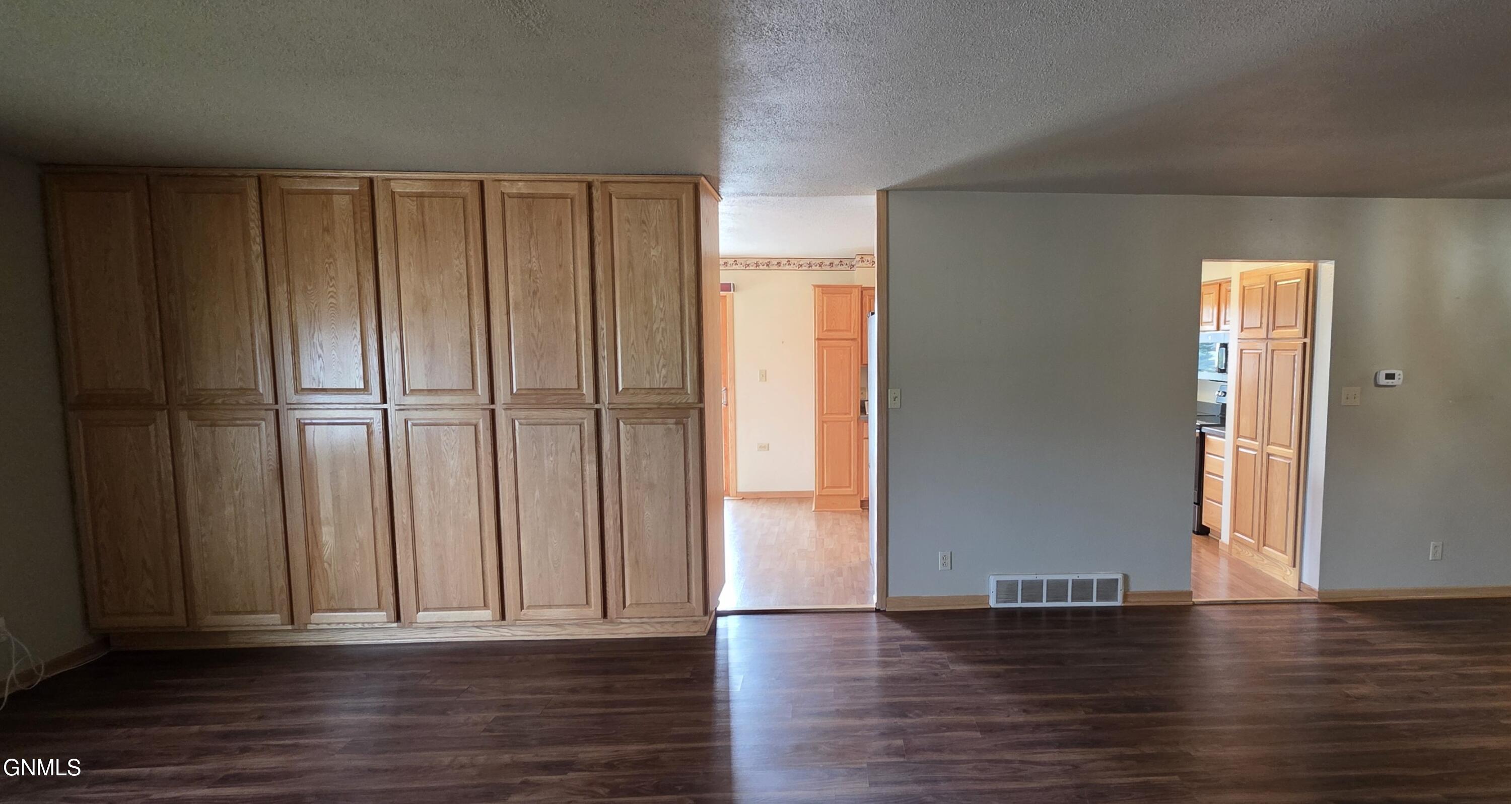 property viewer photo 16