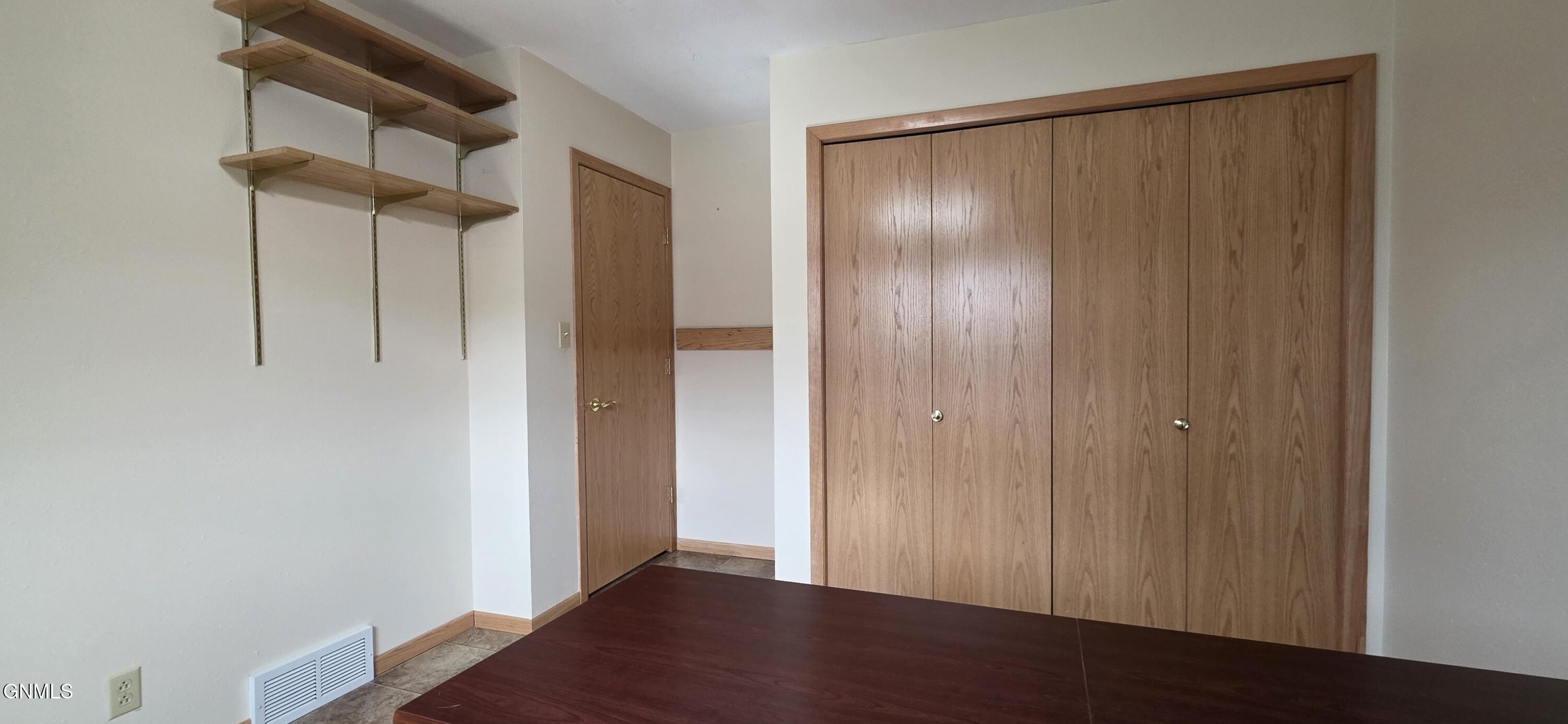 property viewer photo 24