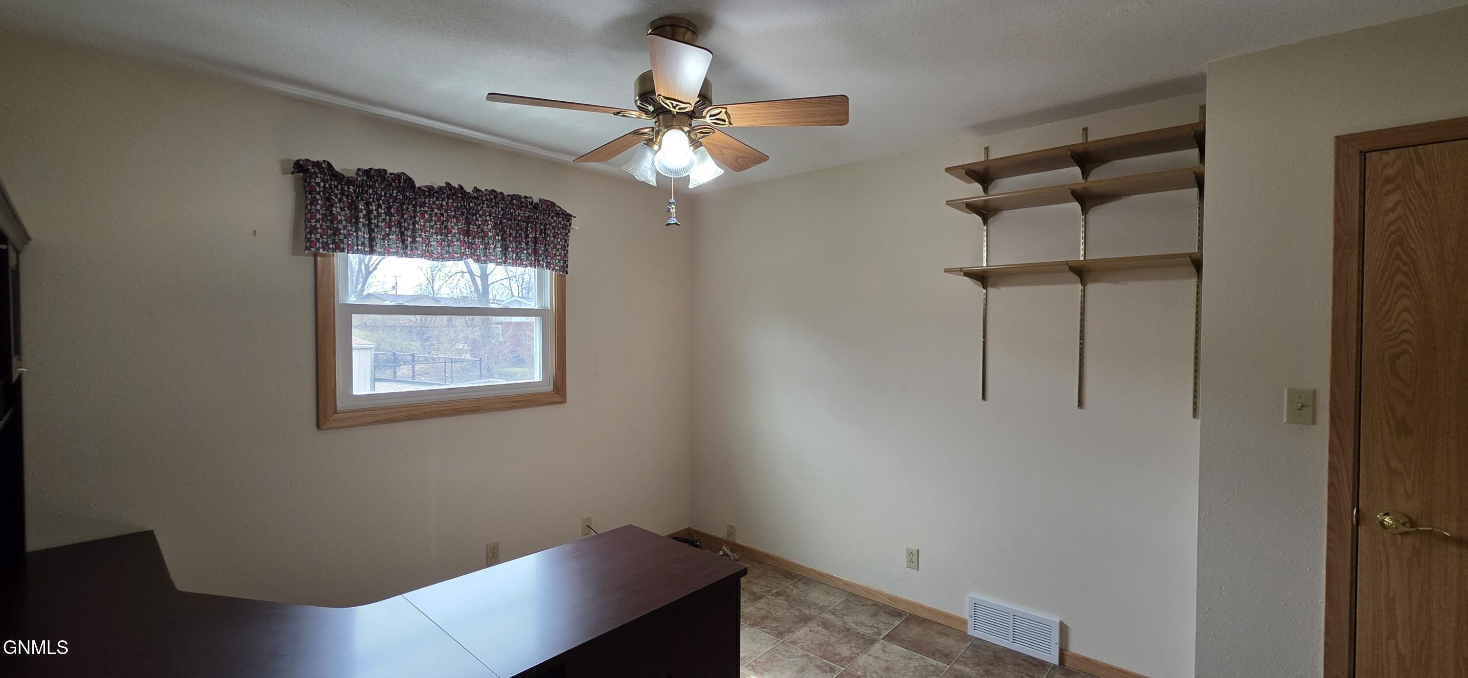 property viewer photo 25