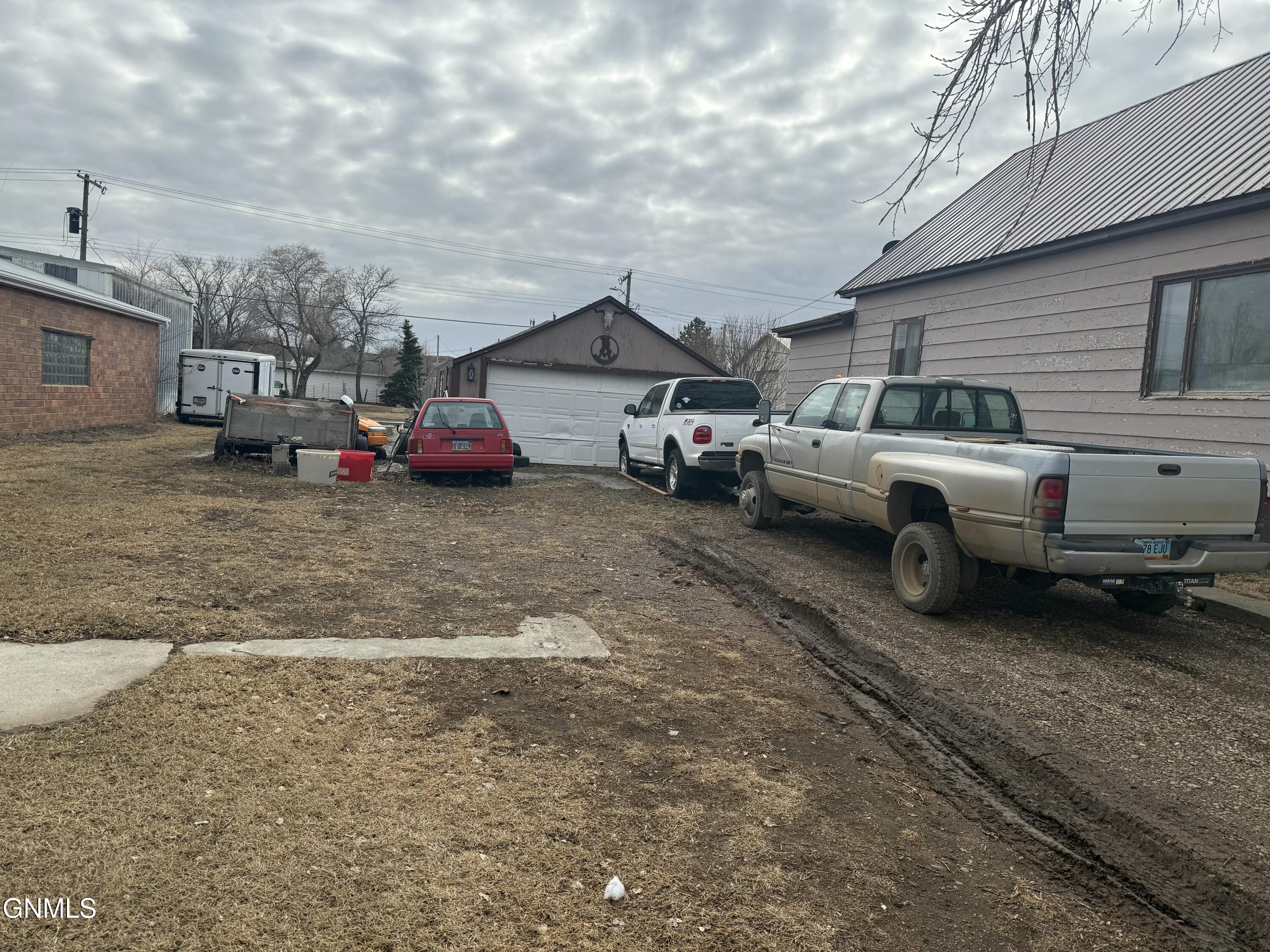 main property photo 17