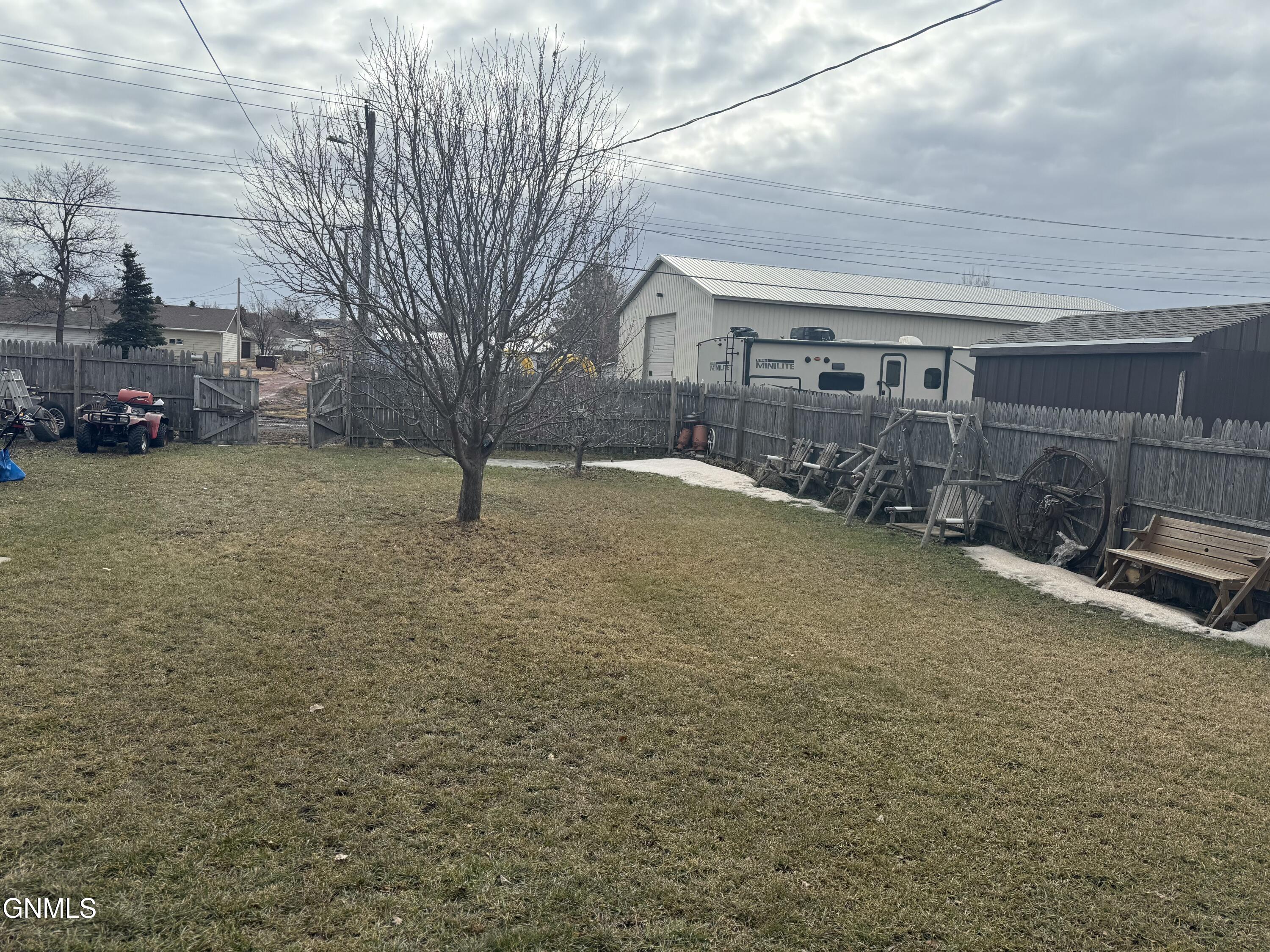main property photo 19