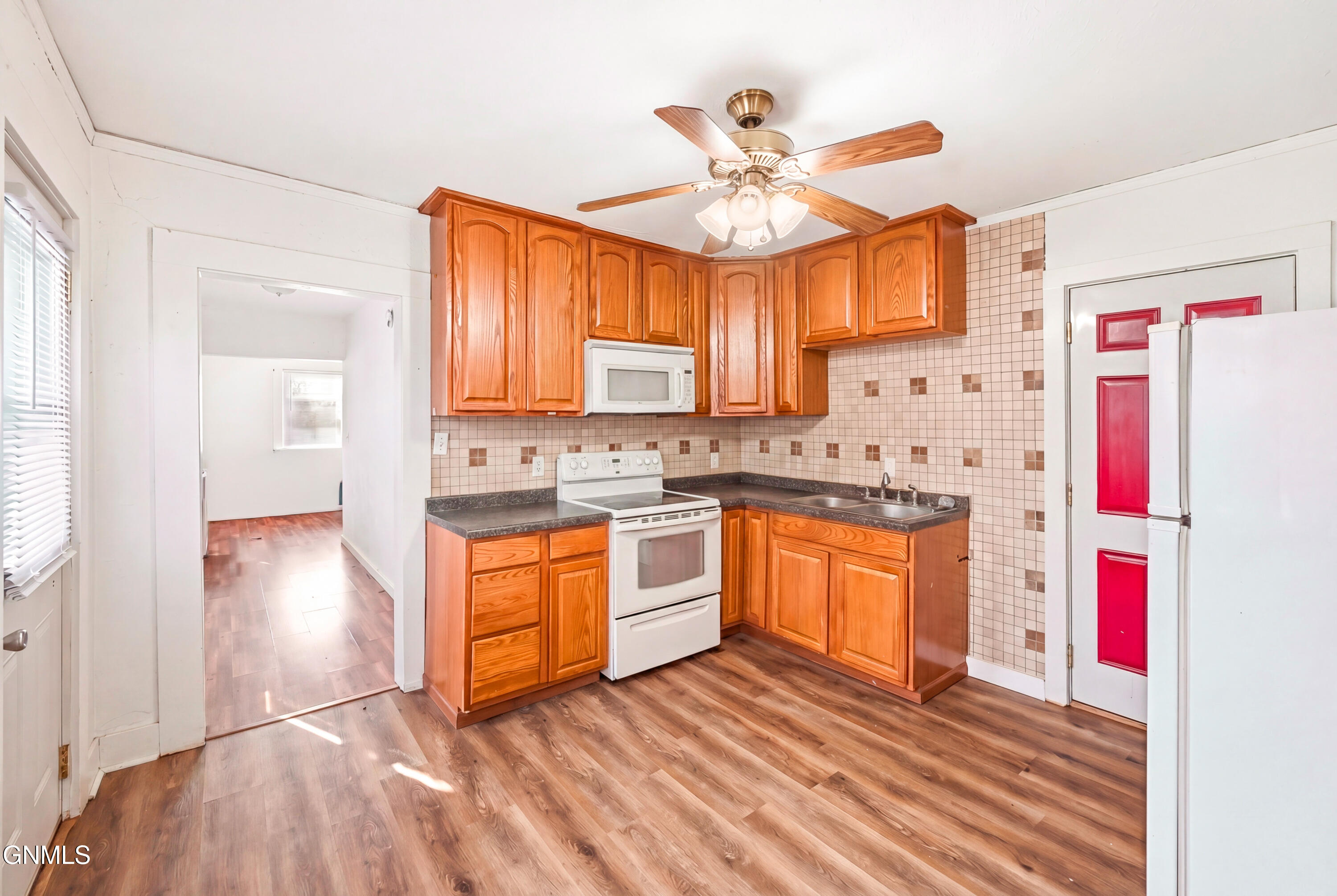 property viewer photo 1