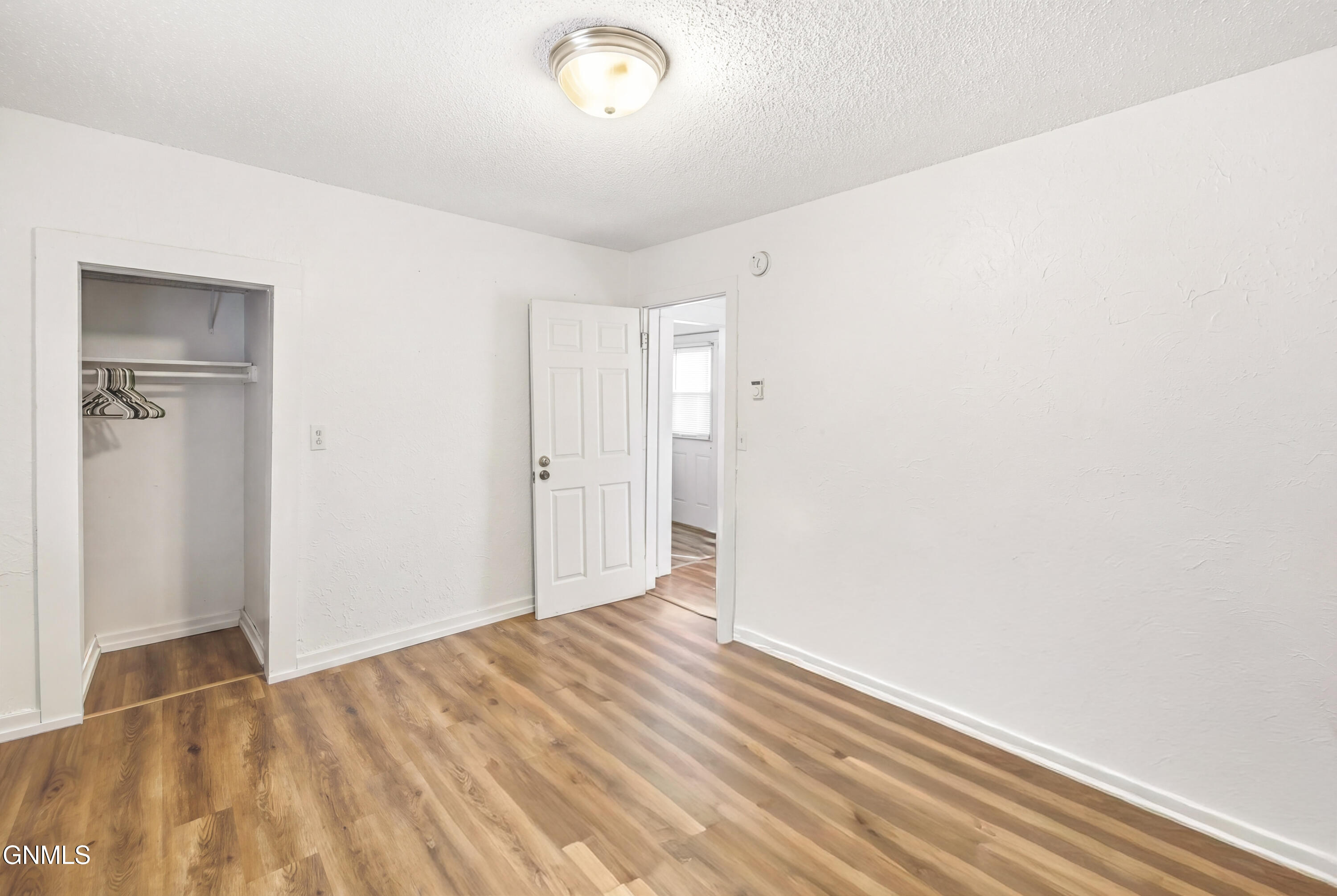 property viewer photo 10