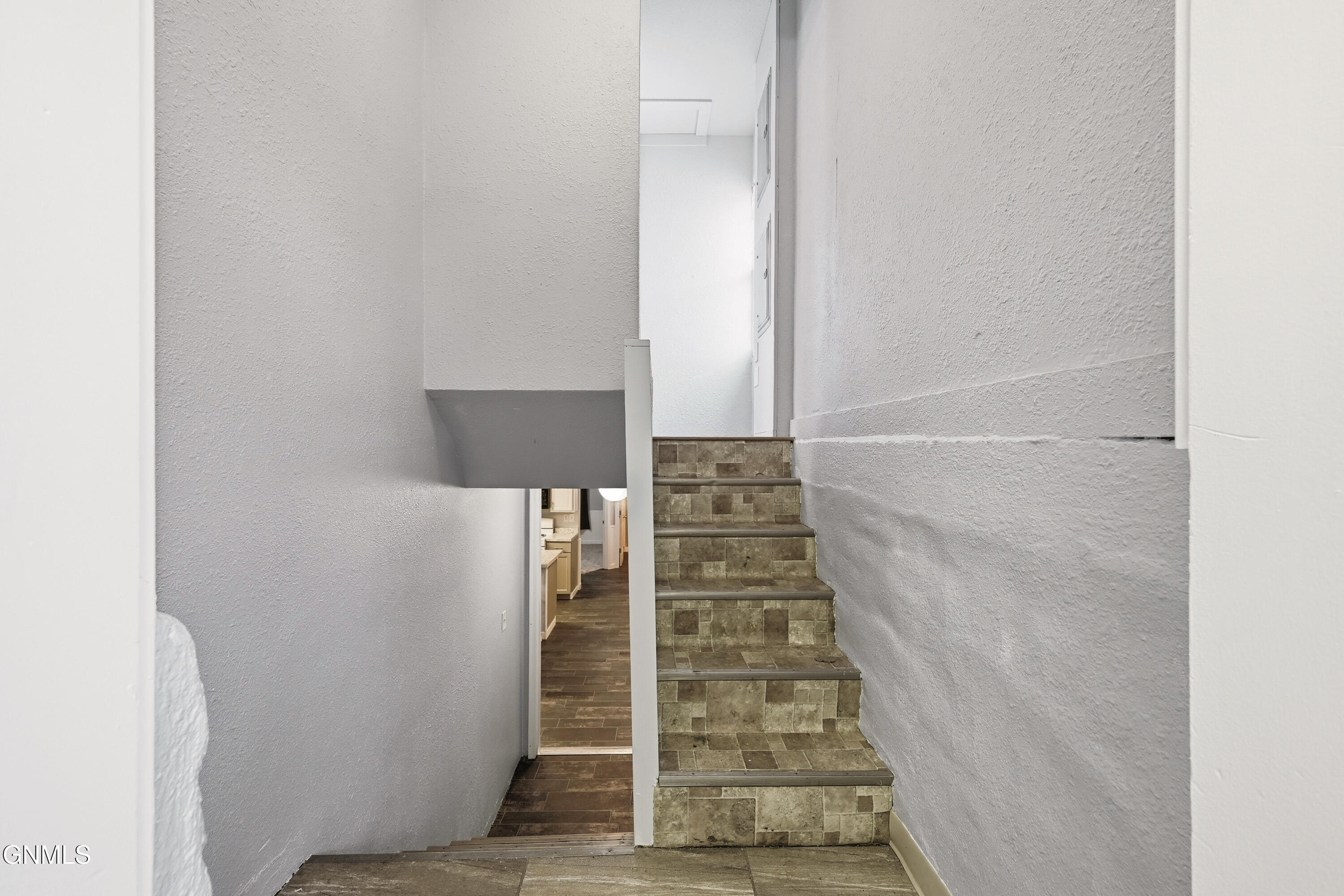 property viewer photo 15