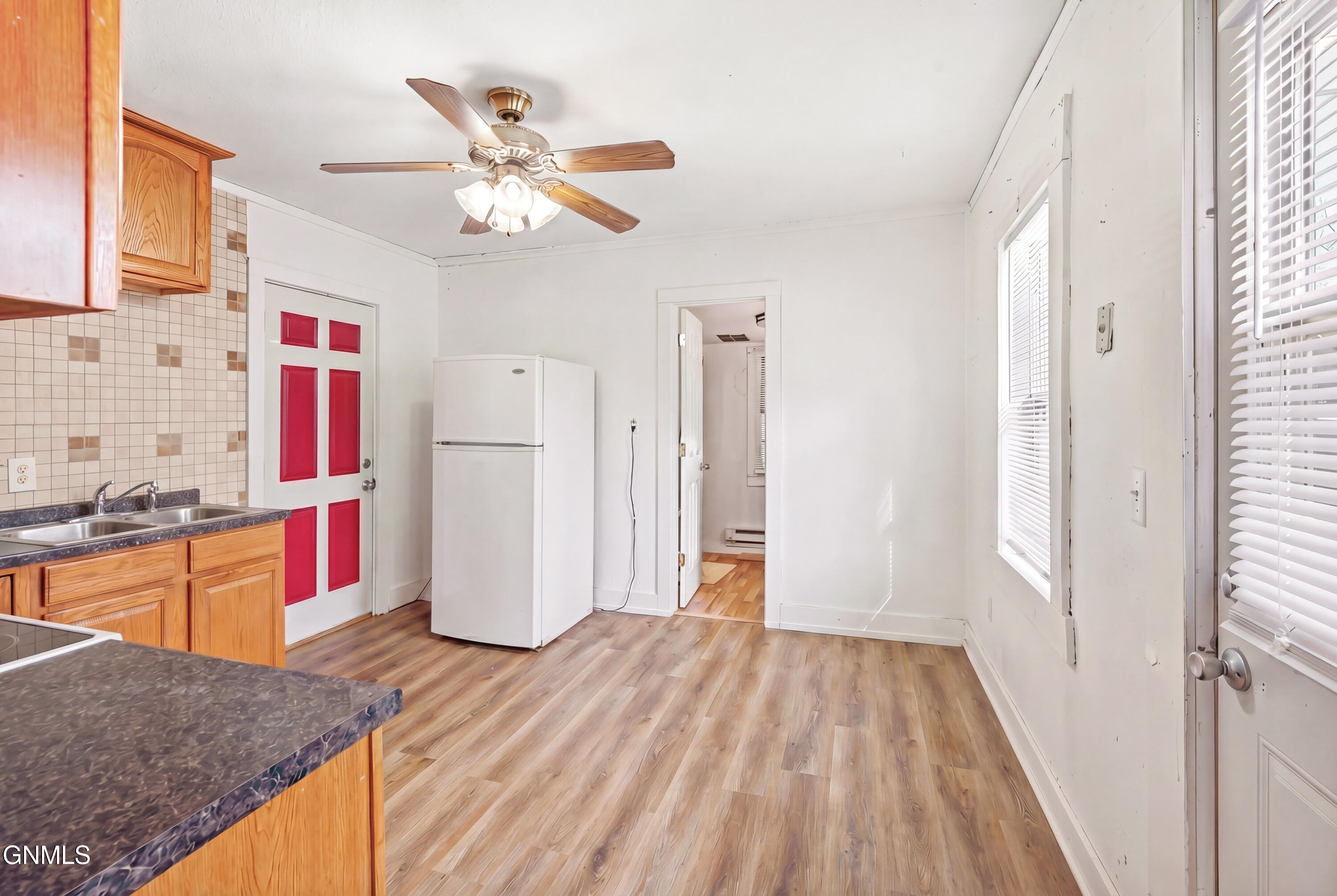 property viewer photo 2