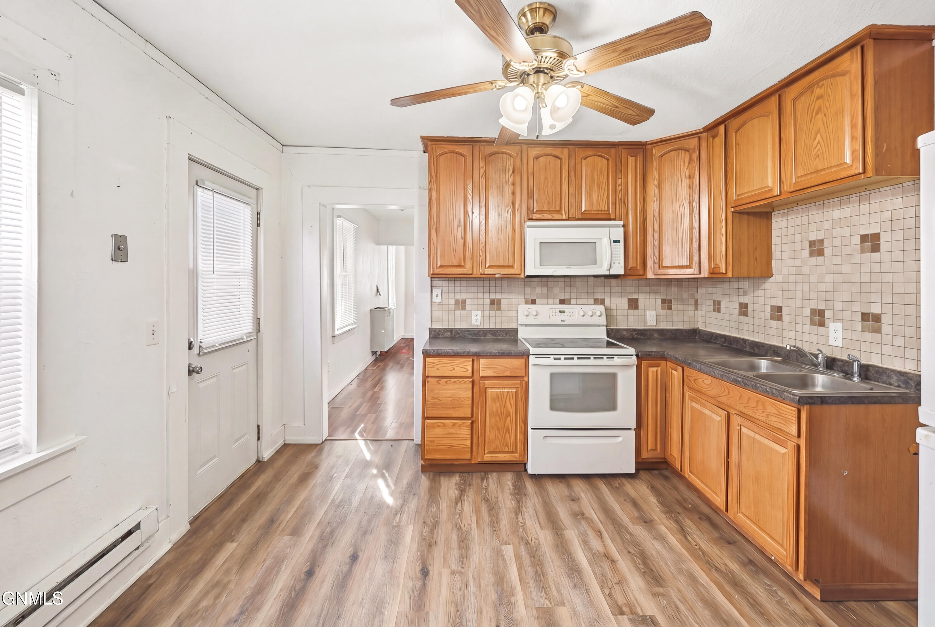 property viewer photo 3