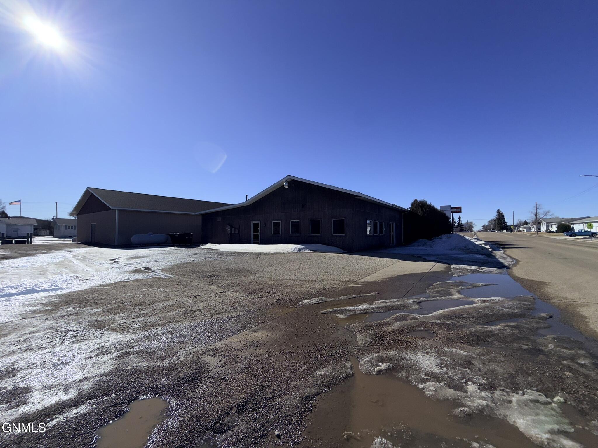 main property photo 25