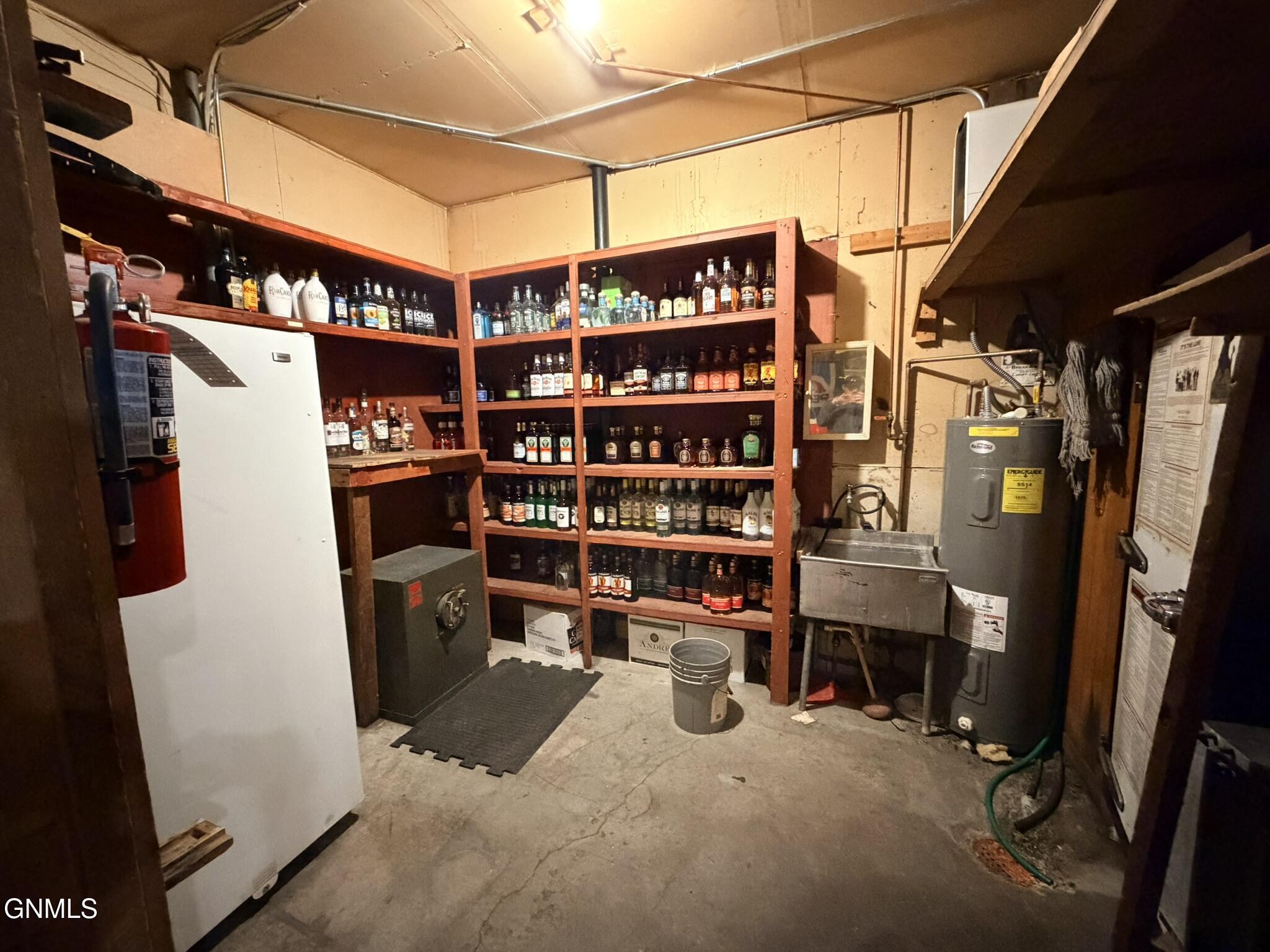 main property photo 7