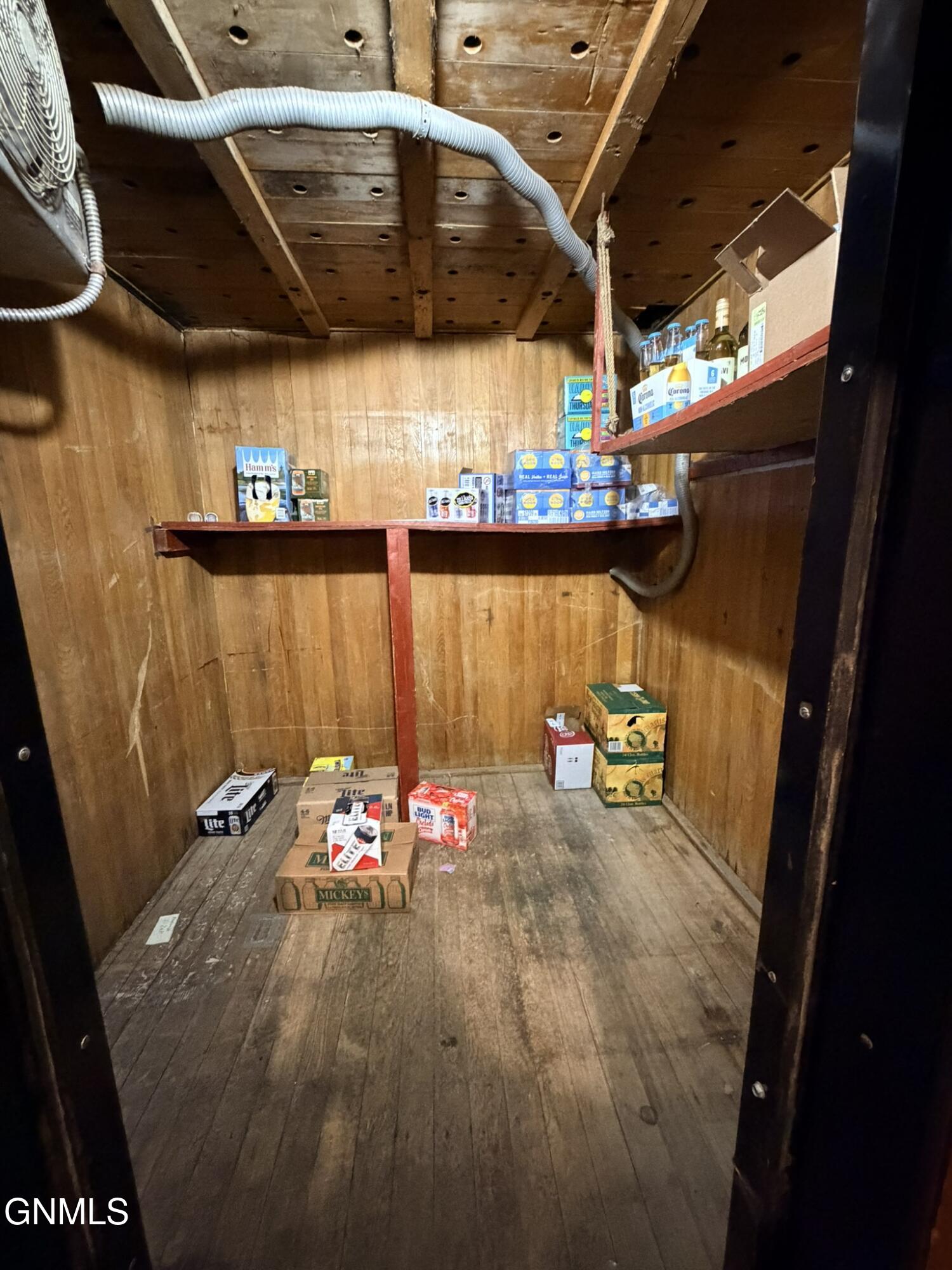 main property photo 8