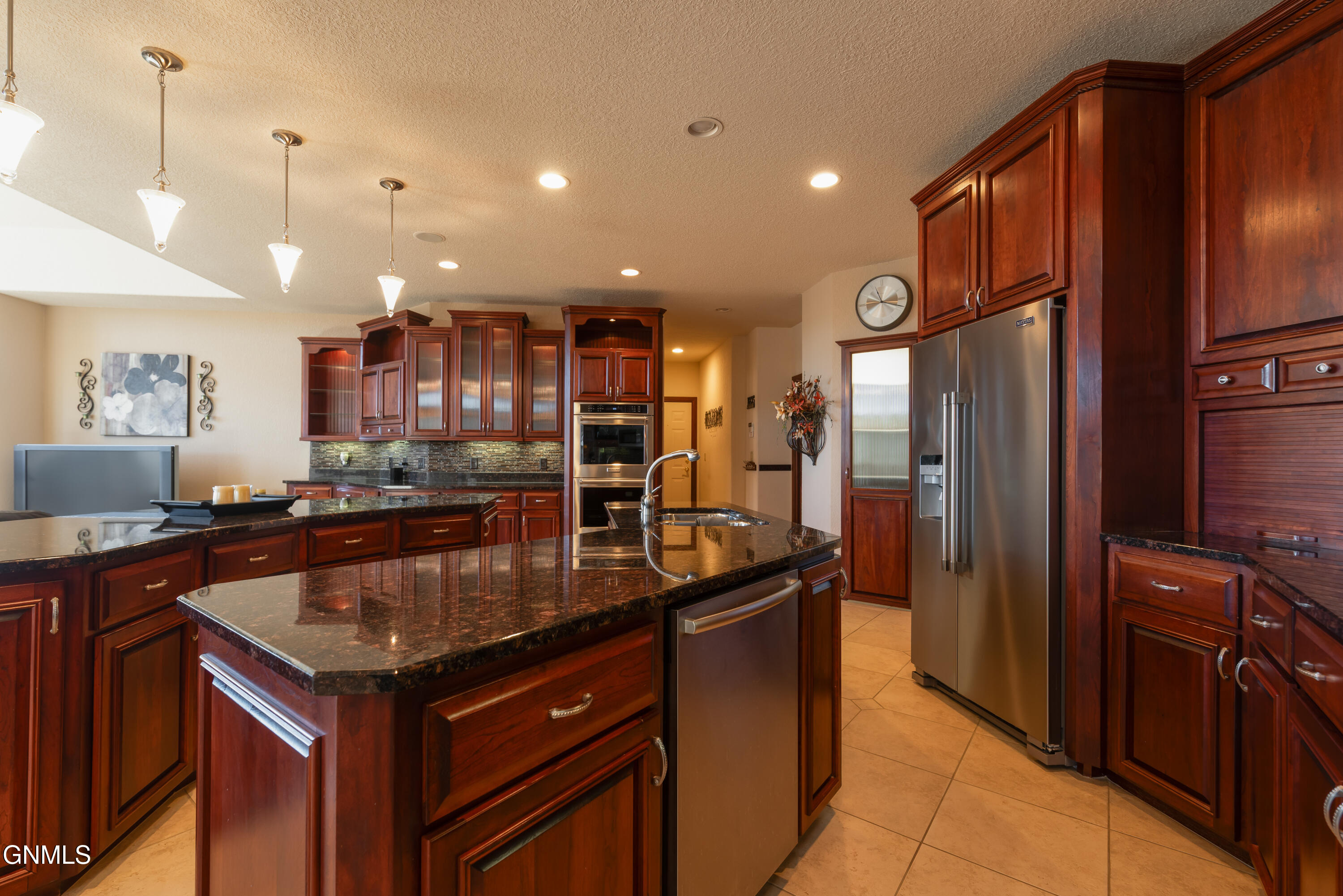 main property photo 14