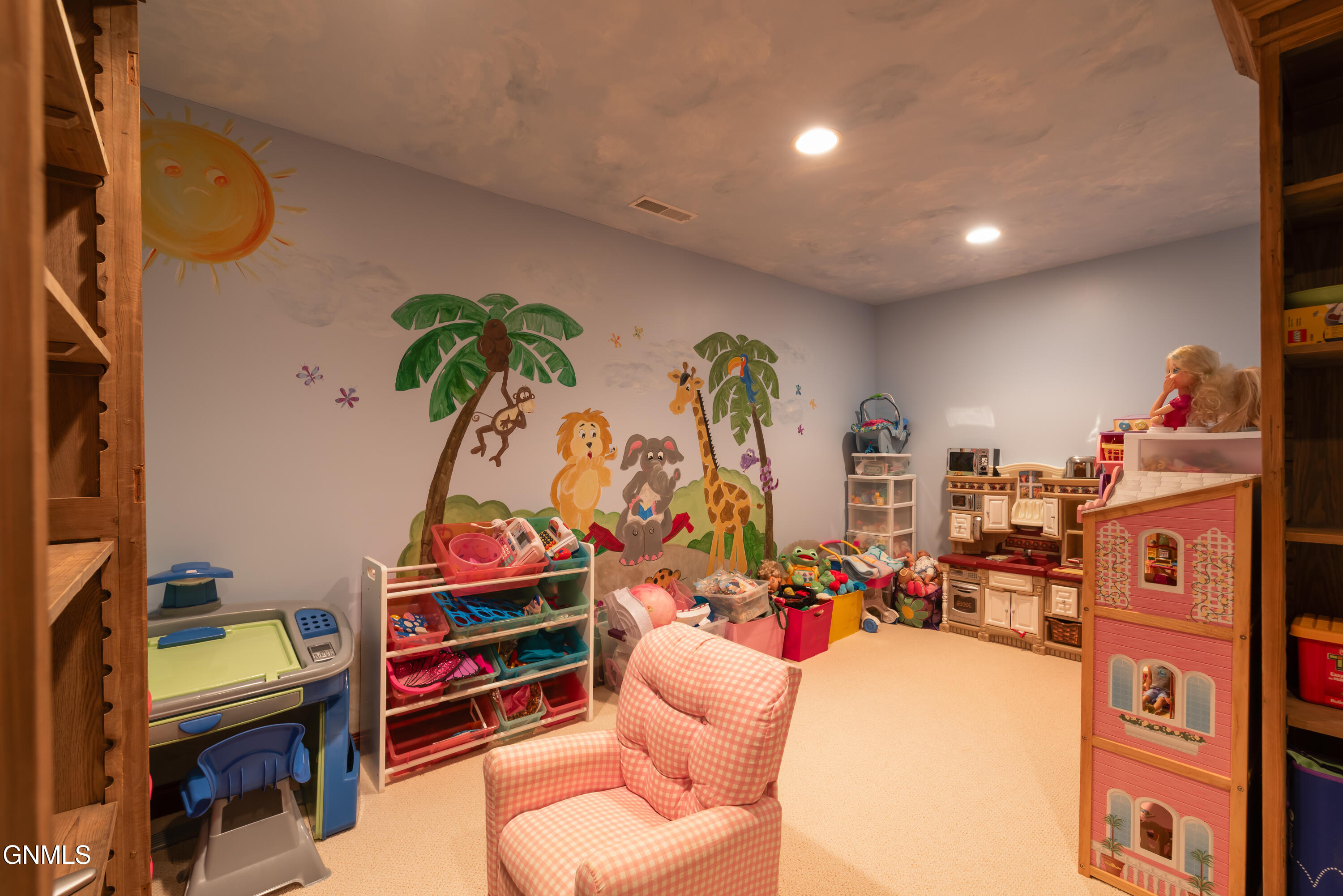main property photo 51
