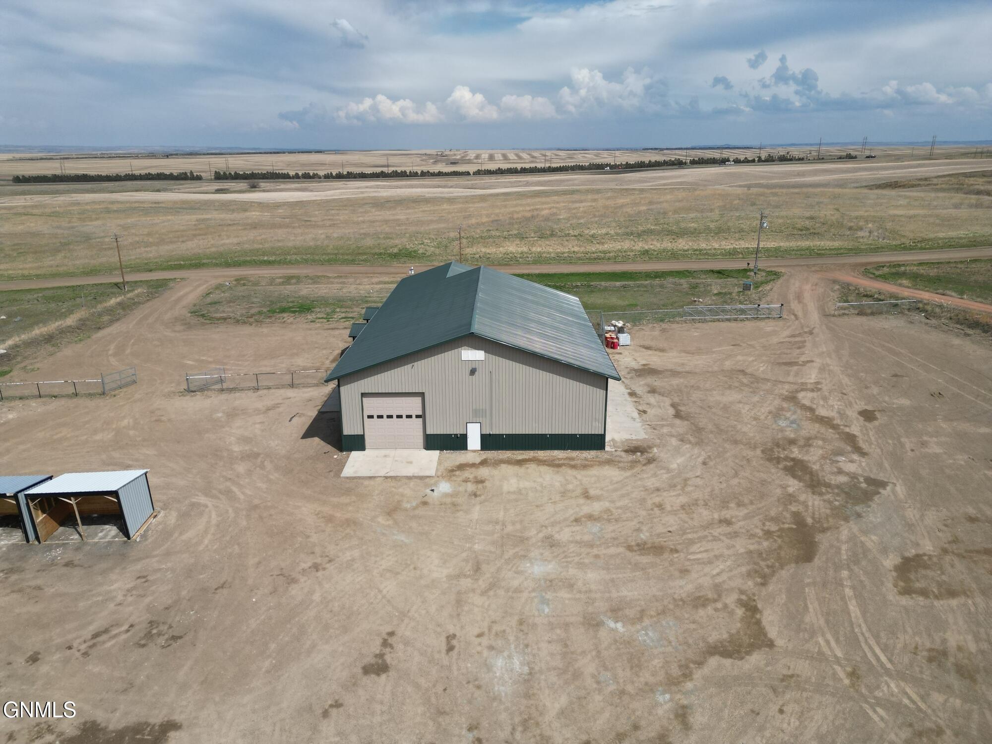 main property photo 11