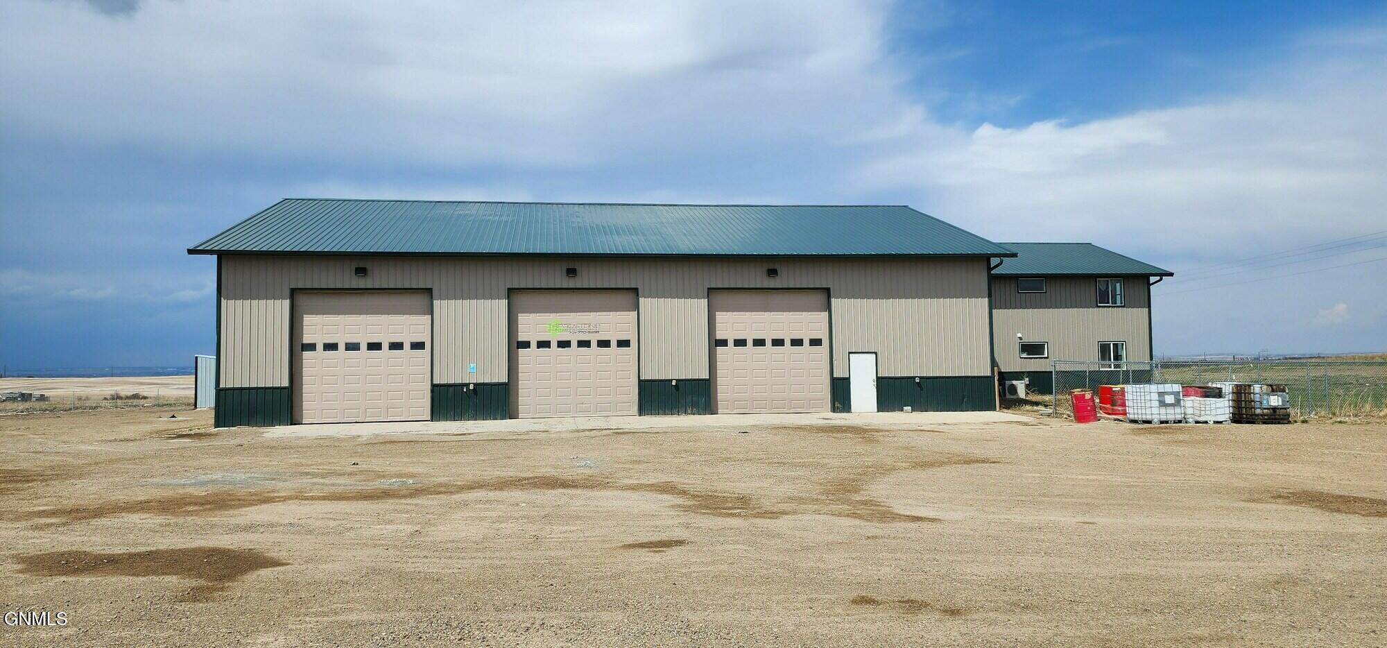 main property photo 46