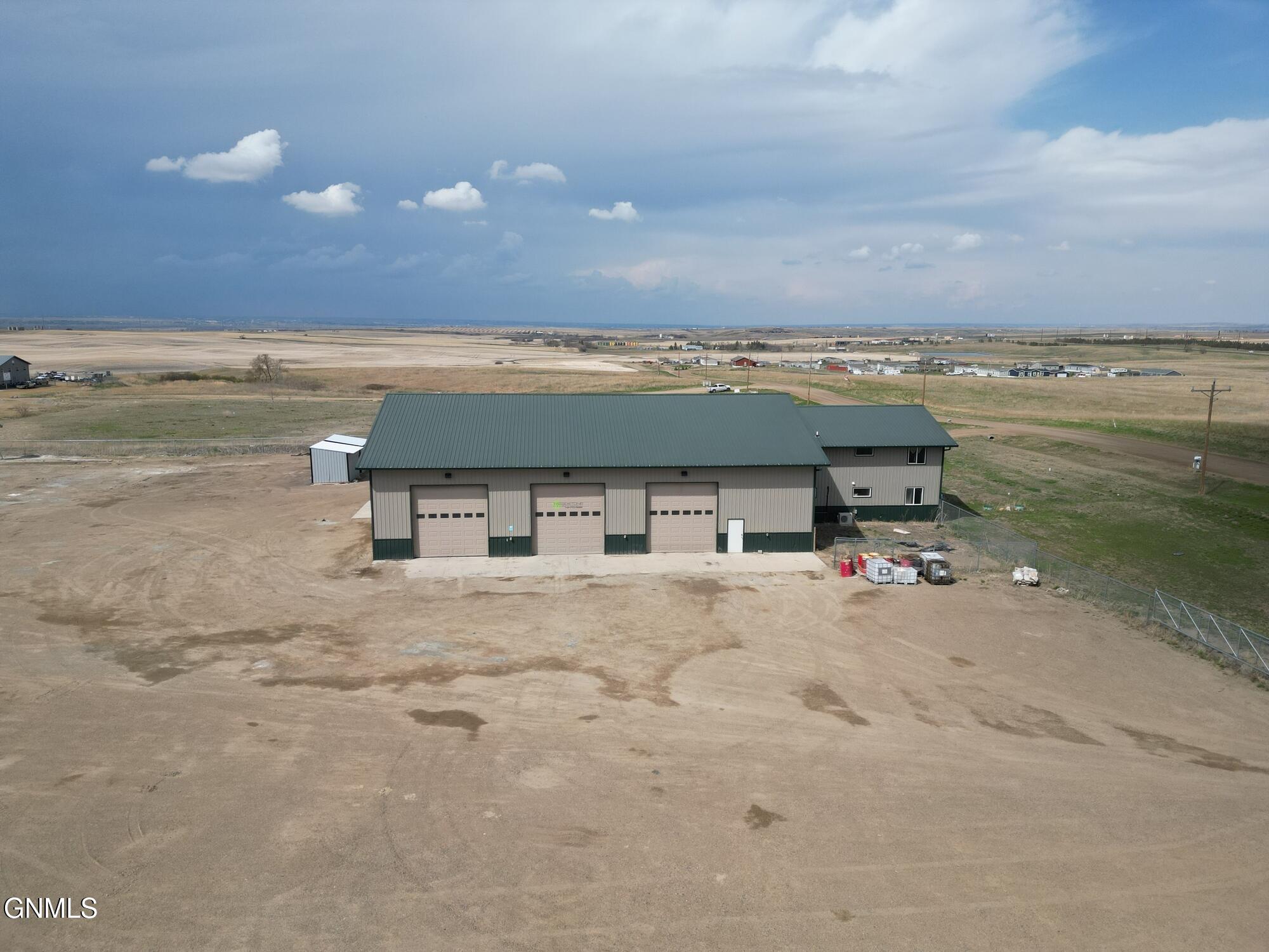 main property photo 5