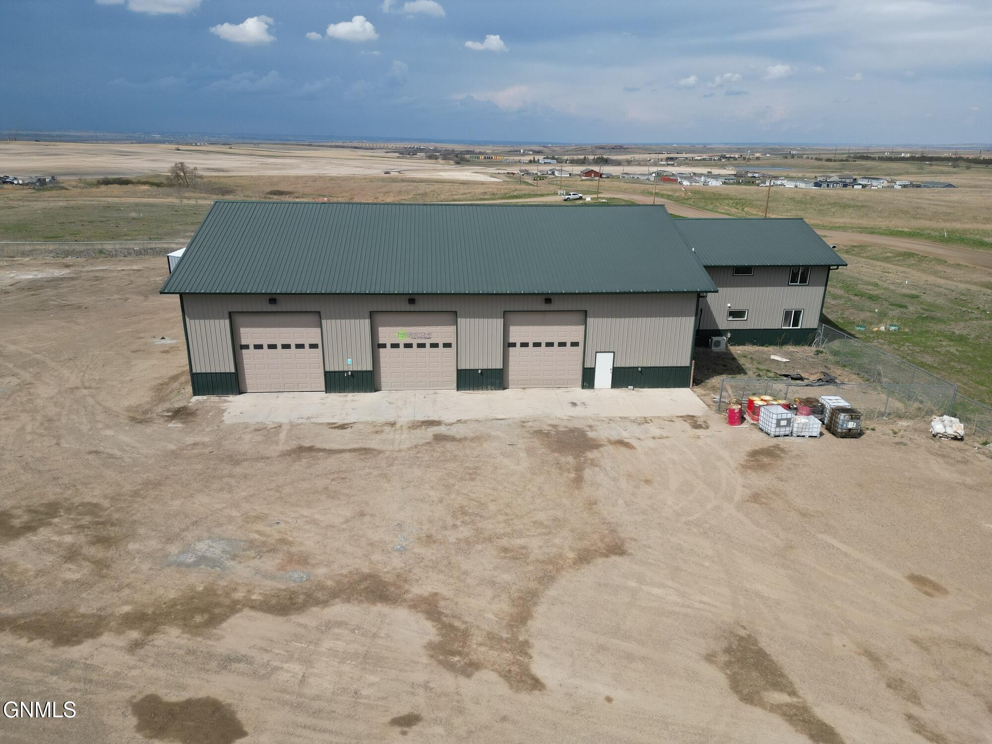 main property photo 6