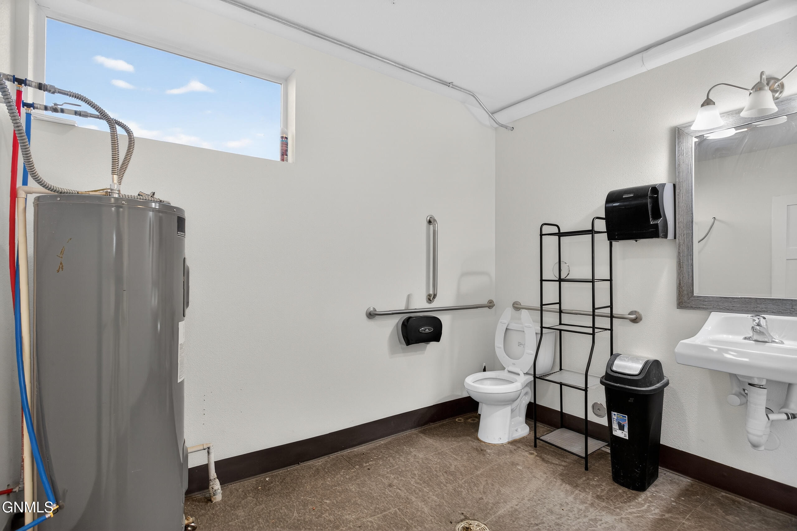 main property photo 60